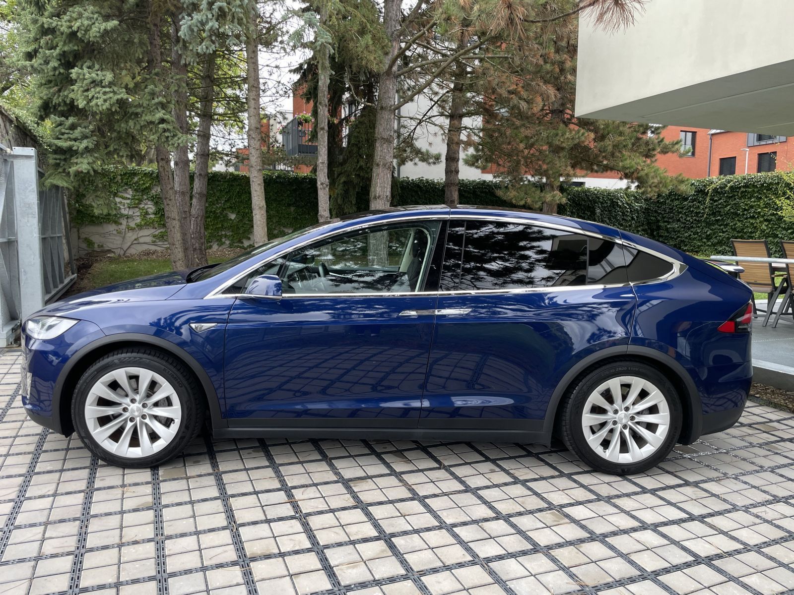 Tesla Model X, 90D, AWD, tažné zařízení - fotka 4