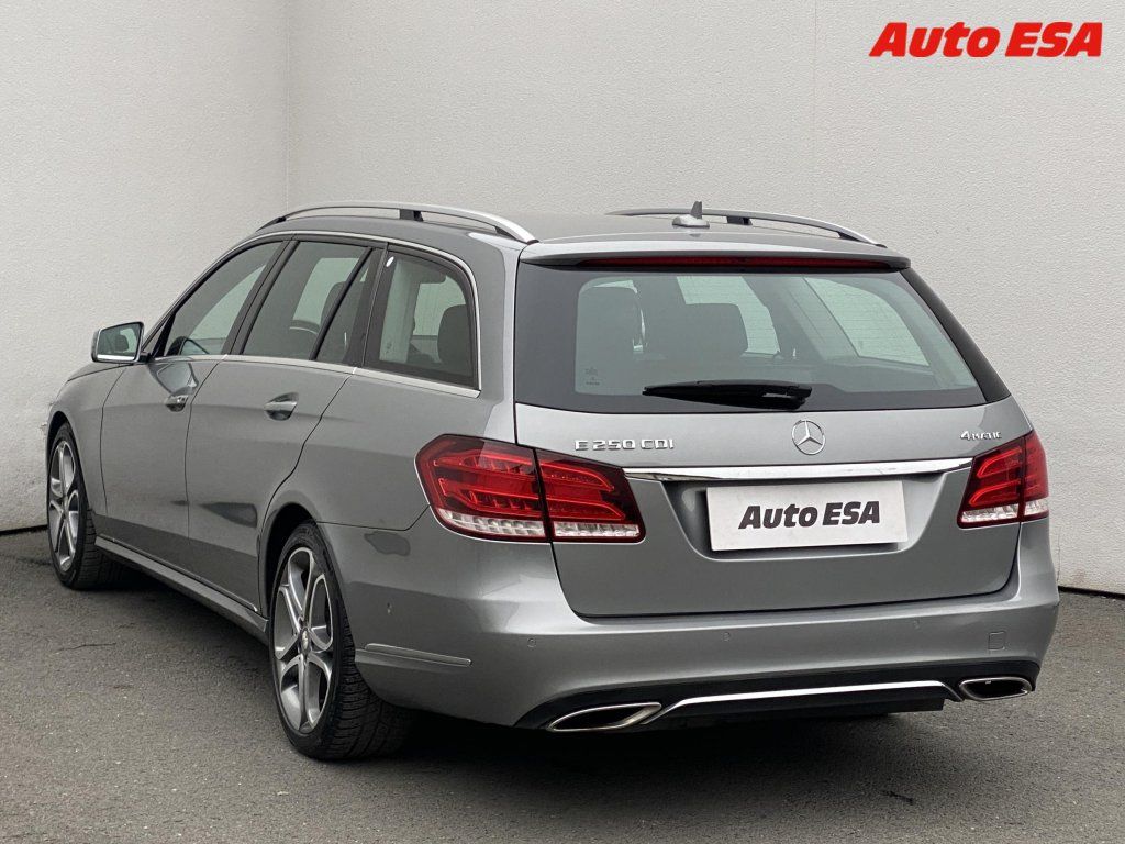 Mercedes-Benz Třídy E, 2.2 CDi E250 4Matic,AT - fotka 6