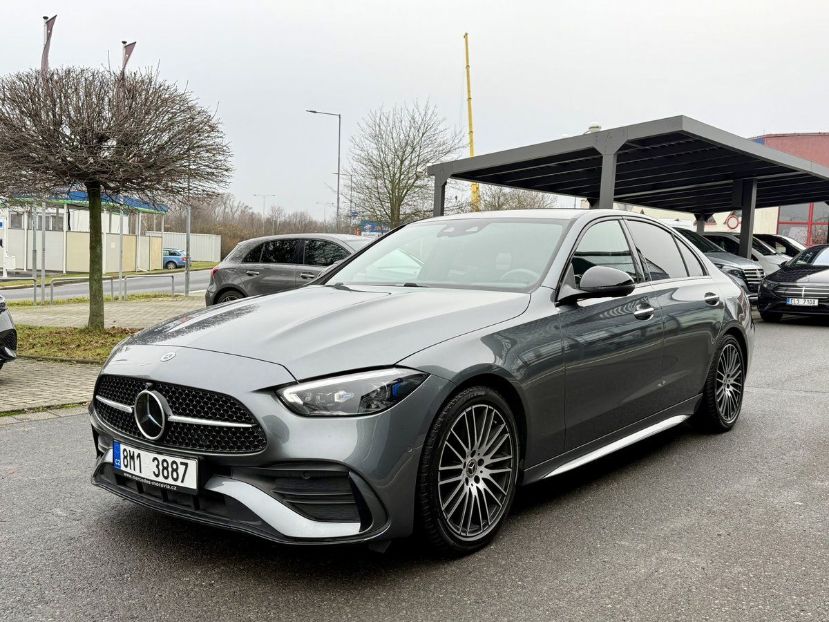 Mercedes-Benz Třídy C, 300 4MATIC - fotka 4