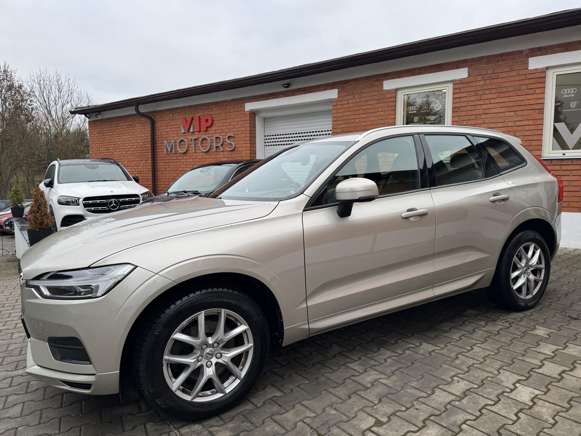 Volvo XC60, XC60-D5-173KW-AWD-ČR - fotka 2