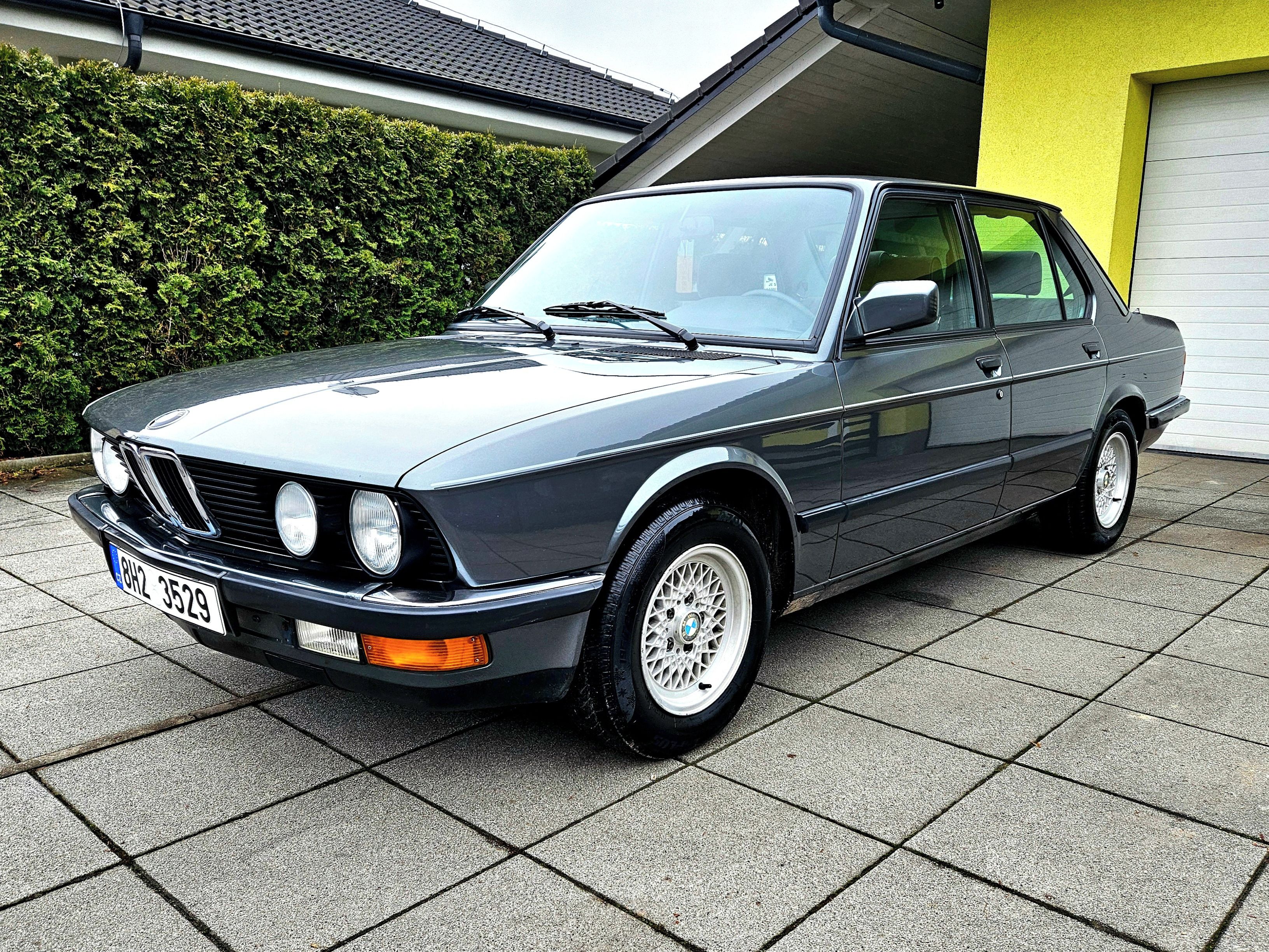 BMW Řada 5, E28 klasika v perfektnim stavu