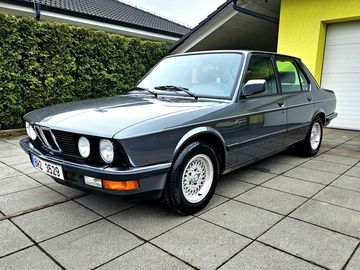 E28 klasika v perfektnim stavu