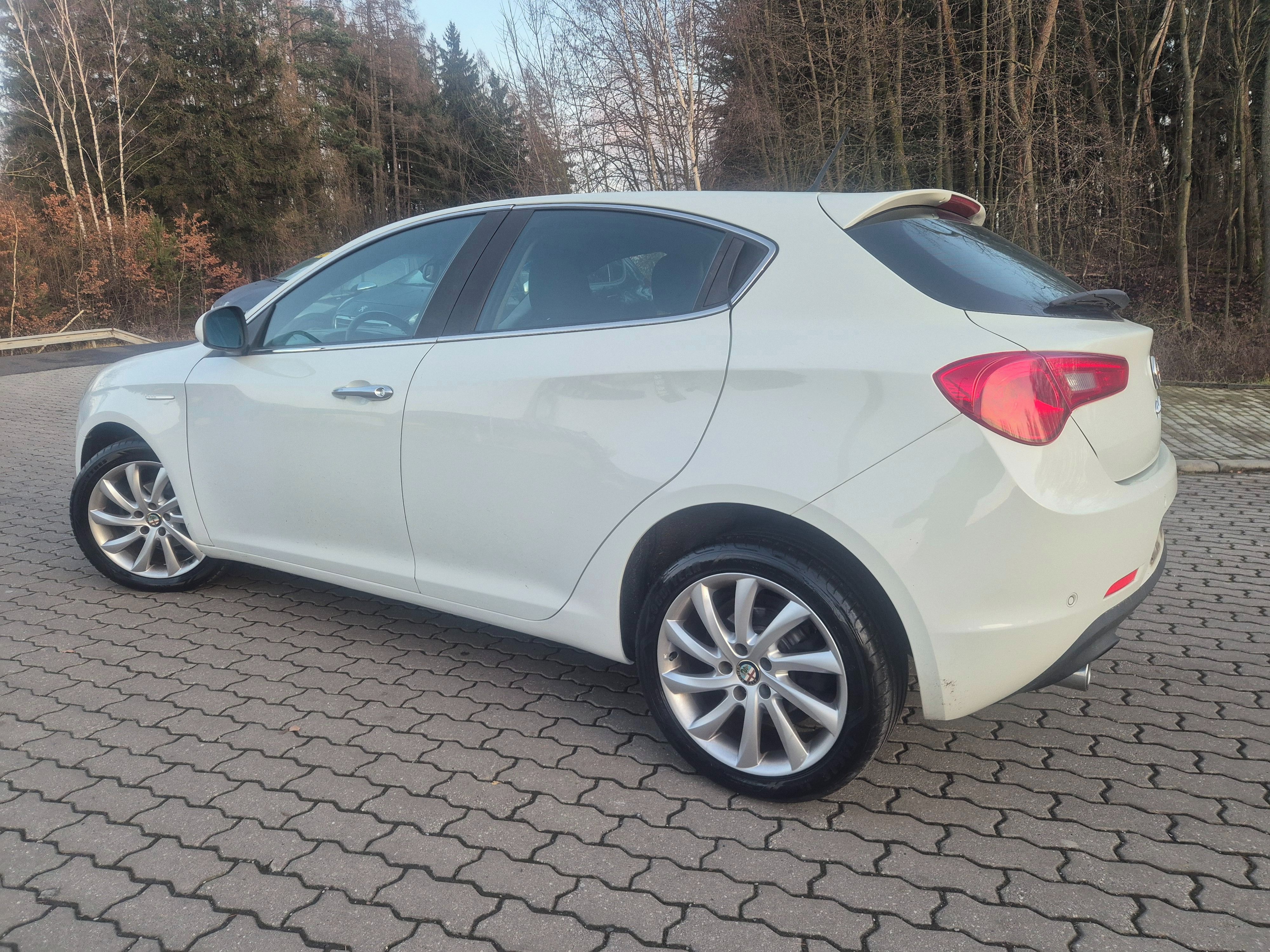 Alfa Romeo Giulietta, 1 maj.plný servis nová STK - fotka 5