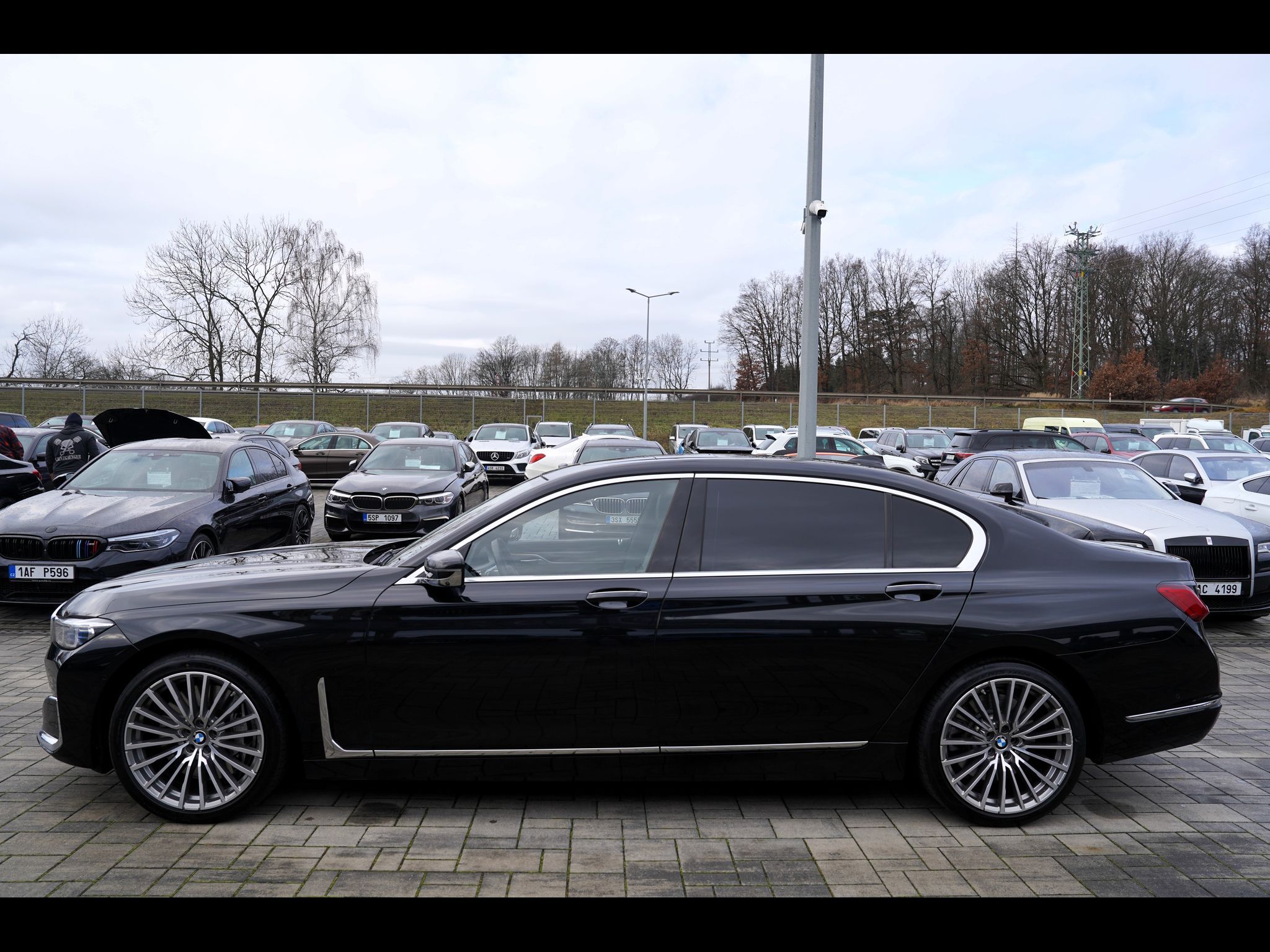BMW Řada 7, 750Li xDrive Individual/ČR - fotka 3