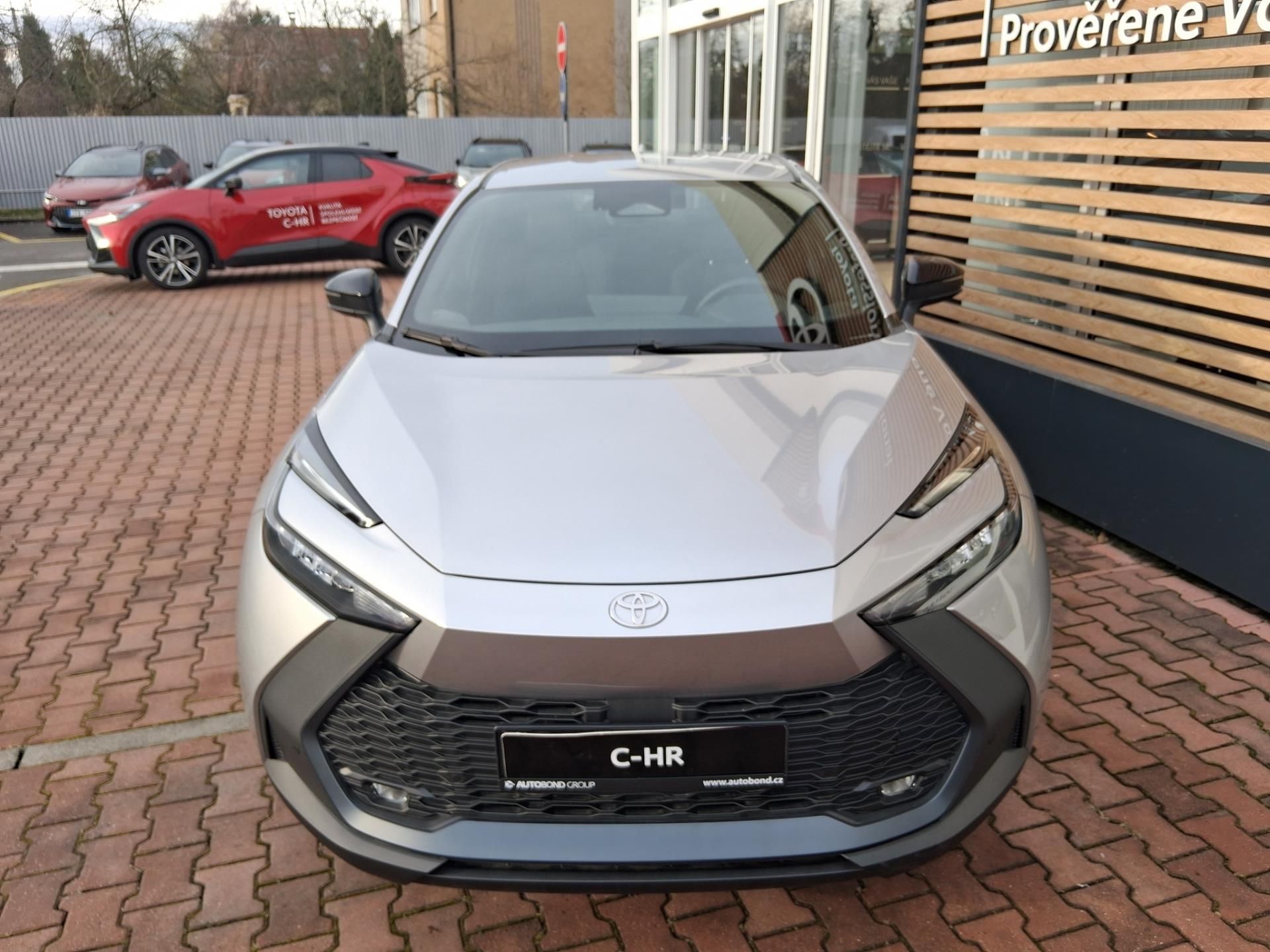 Toyota C-HR, 2,0 PHEV 4X2 STYLE - fotka 2