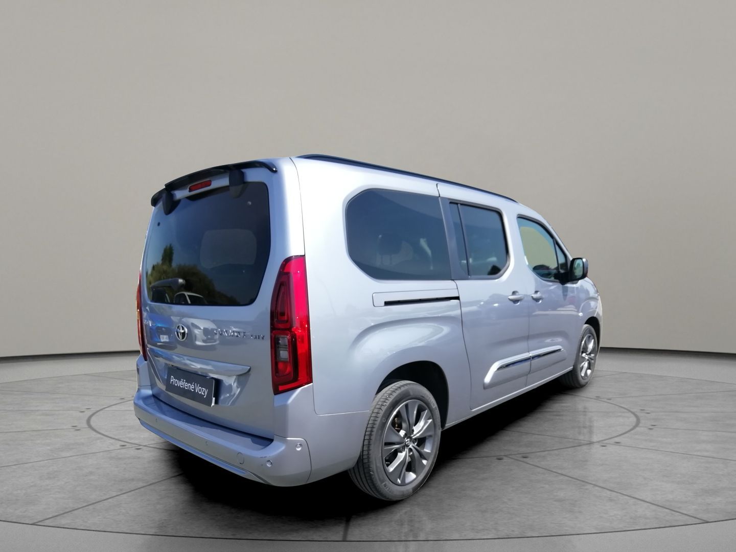 Toyota Proace City Verso, 1,5 D-4d A/T L2 Family Comfort - fotka 2
