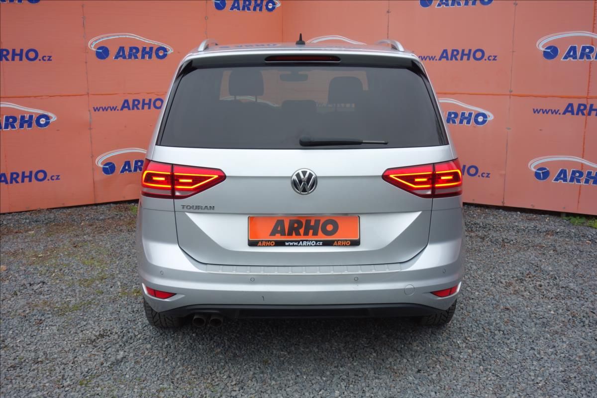 Volkswagen Touran, 2,0 TDi 110KW,ČR,SERV.KN.,DSG. - fotka 6