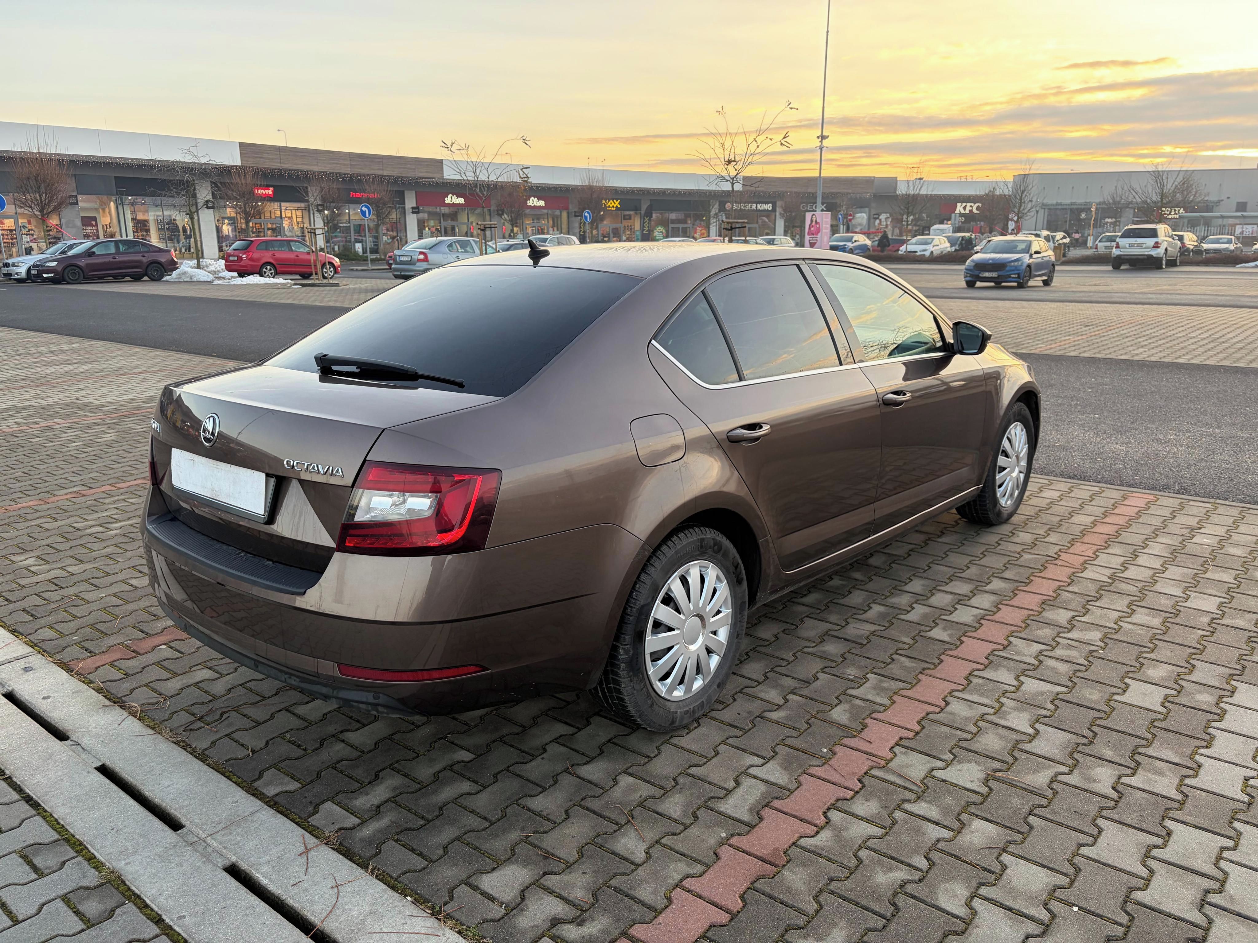 Škoda Octavia, III 1.6 TDi DSG kůže navi FULL - fotka 3