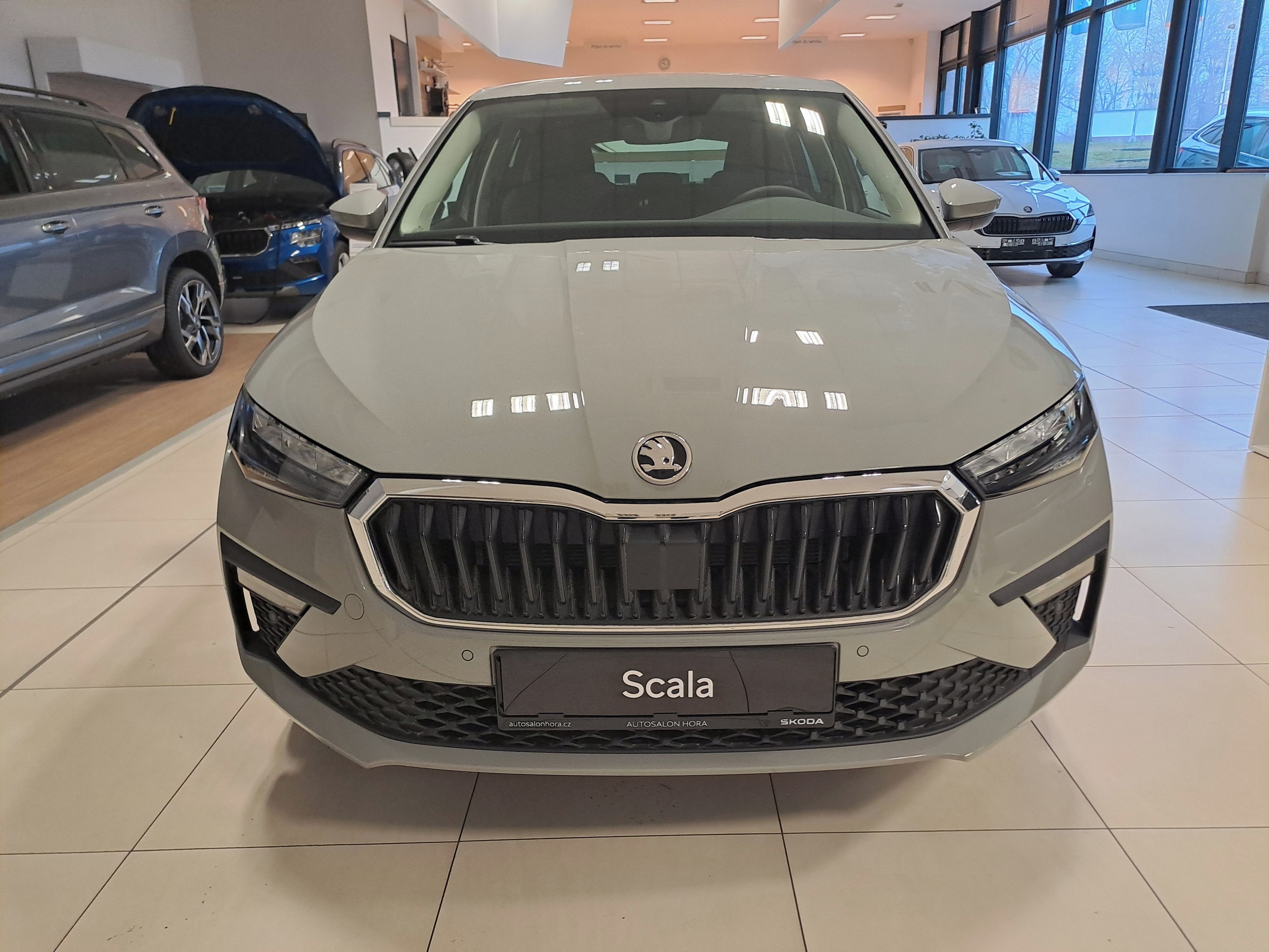 Škoda Scala, 1,0 TSI 85kW DSG - fotka 3