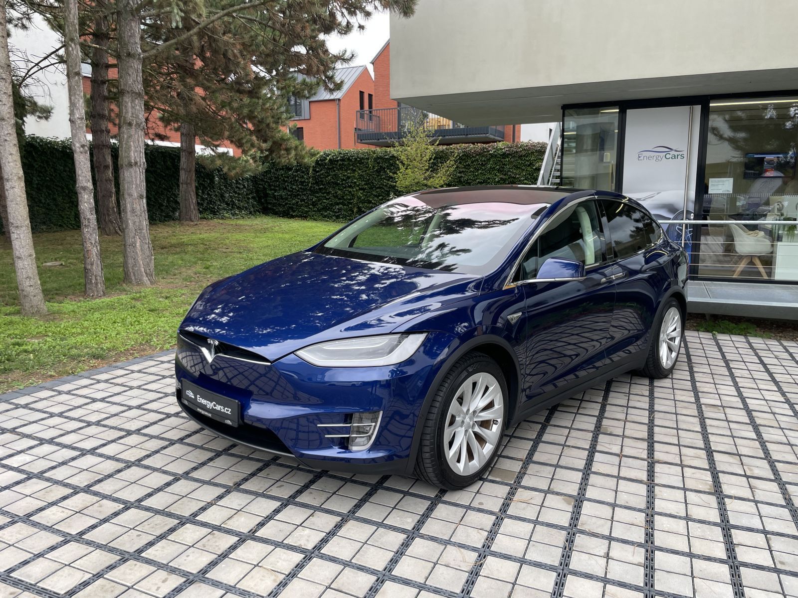 Tesla Model X, 90D, AWD, tažné zařízení