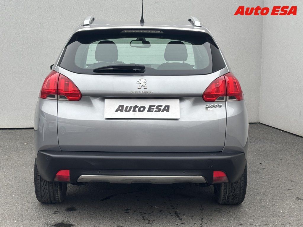 Peugeot 2008, 1.2 VTi,Allure,AT,navi - fotka 5