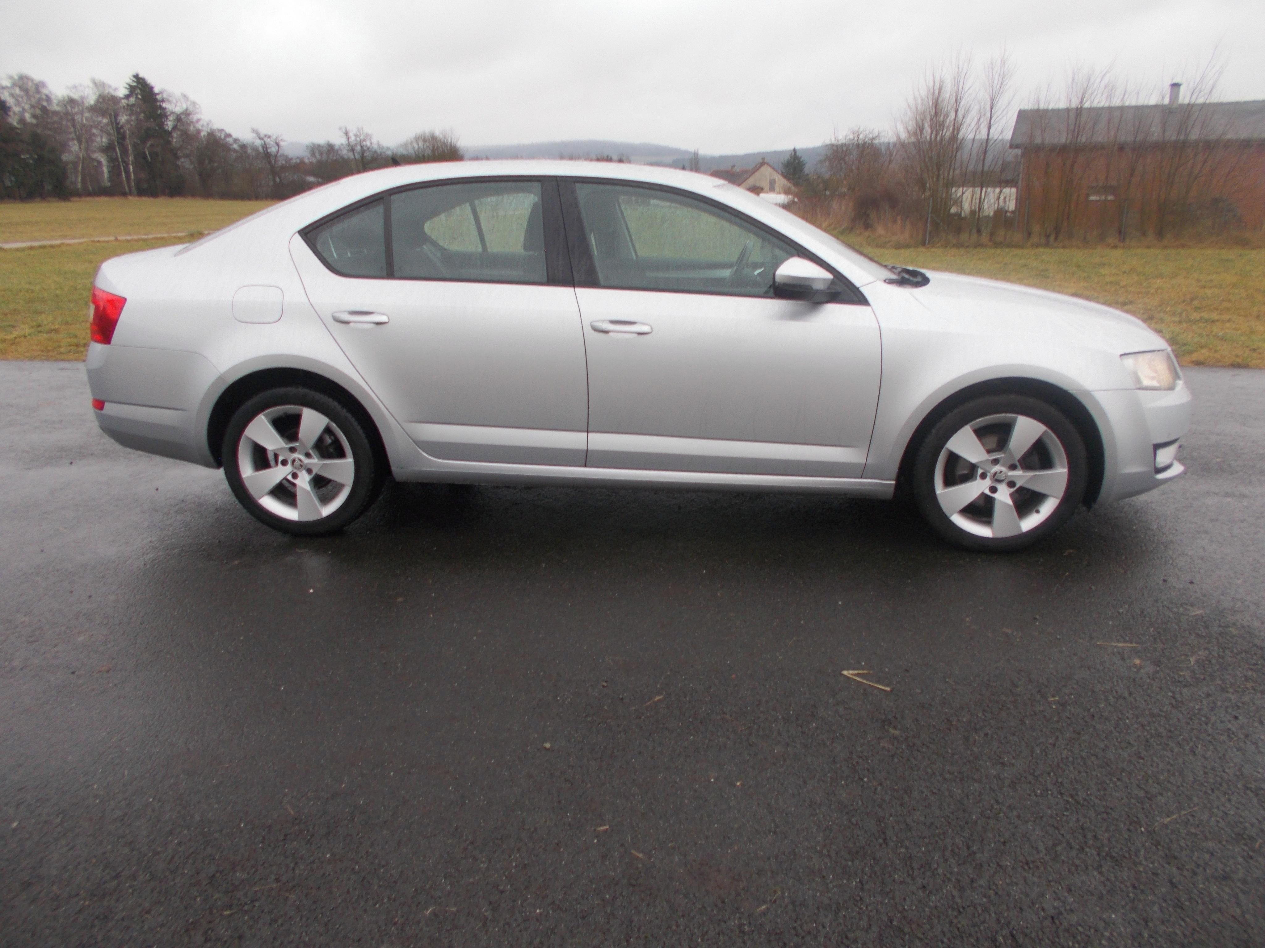 Škoda Octavia, 2,0 TDI110KW - fotka 6