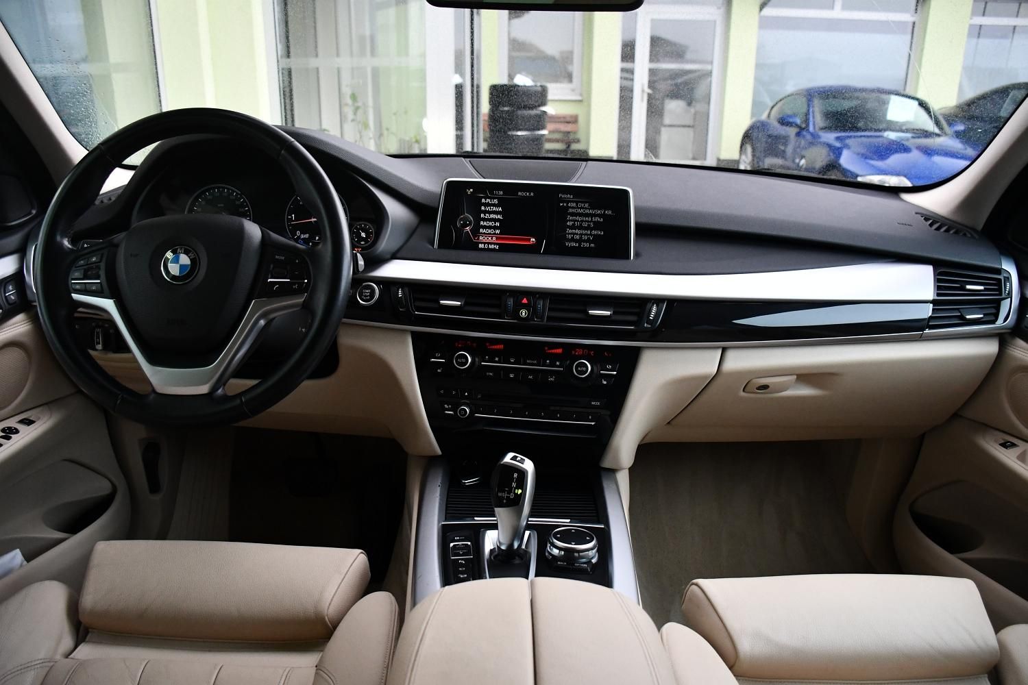 BMW X5, xDrive40d  K360°ACC ČR - fotka 5