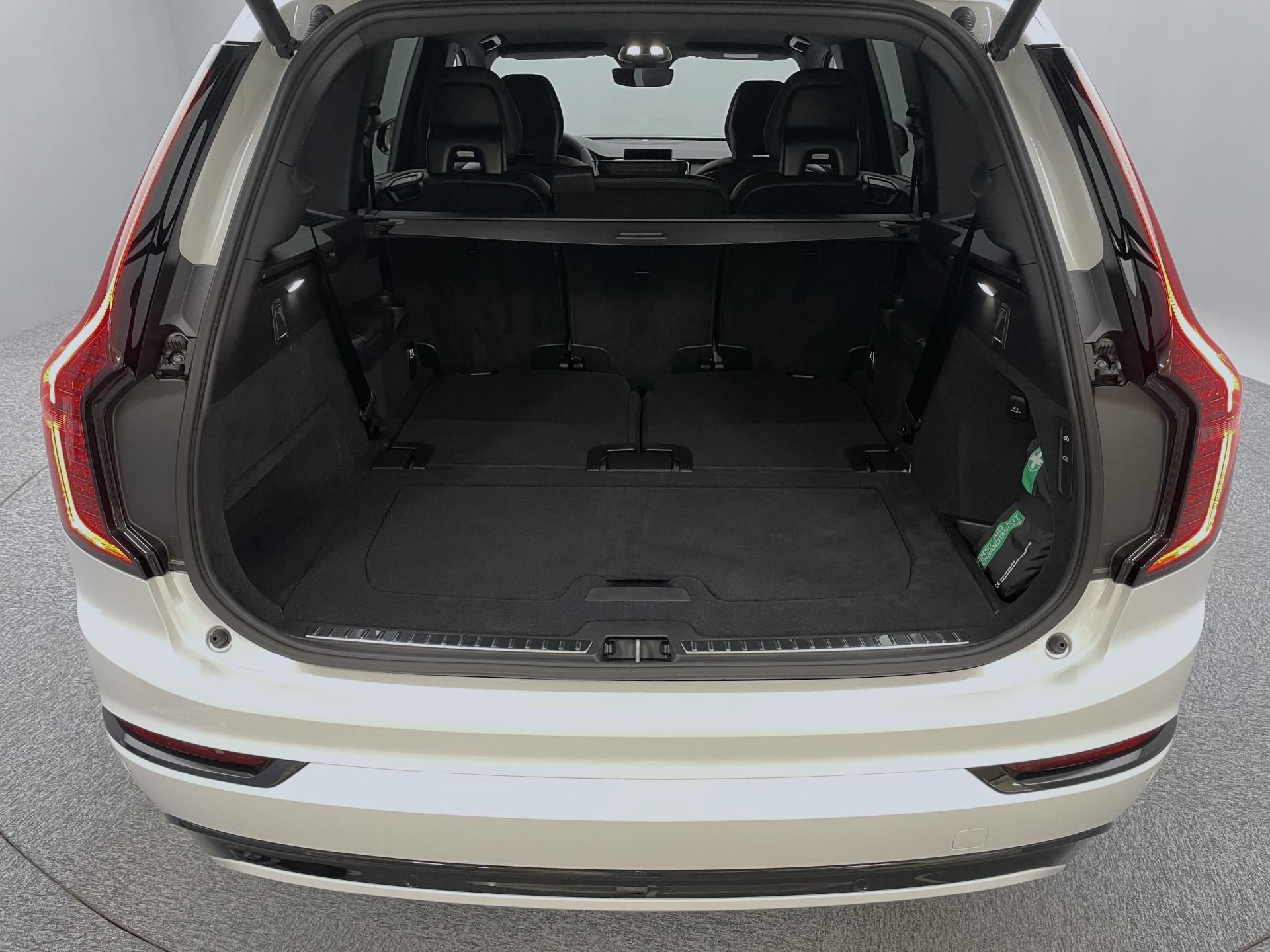Volvo XC90, B5 AWD AUT BLACK EDITION PLUS - fotka 6