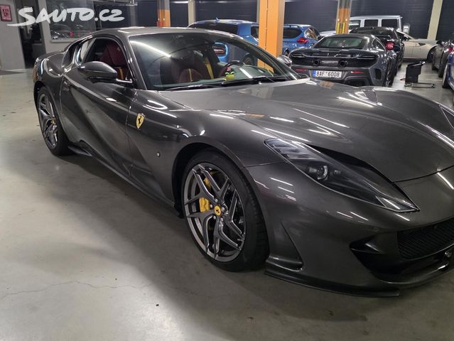Ferrari 812
