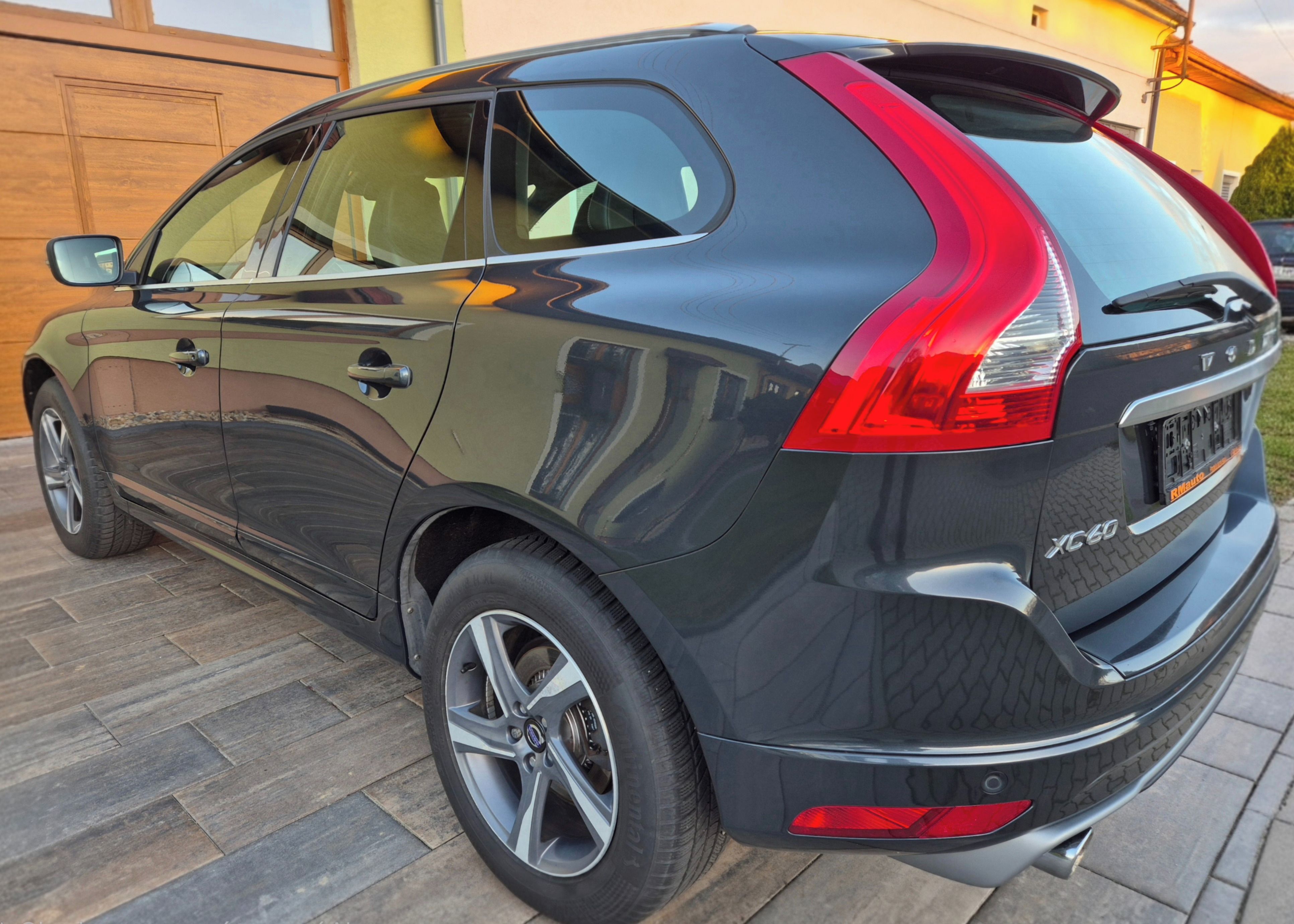 Volvo XC60, XC60 D5 158kw Rdesing - fotka 6