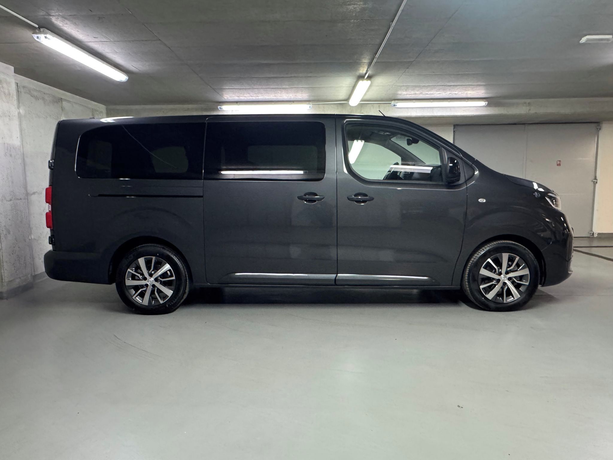 Toyota Proace Verso, L2 Business Comfort 2.2 AT - fotka 4