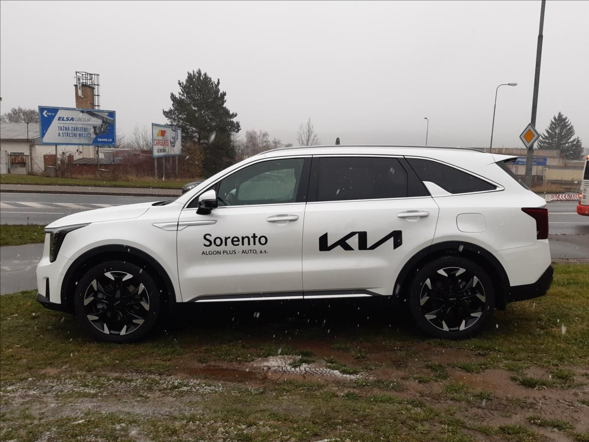Kia Sorento, TOP 2,2 142kW AT8 - fotka 2
