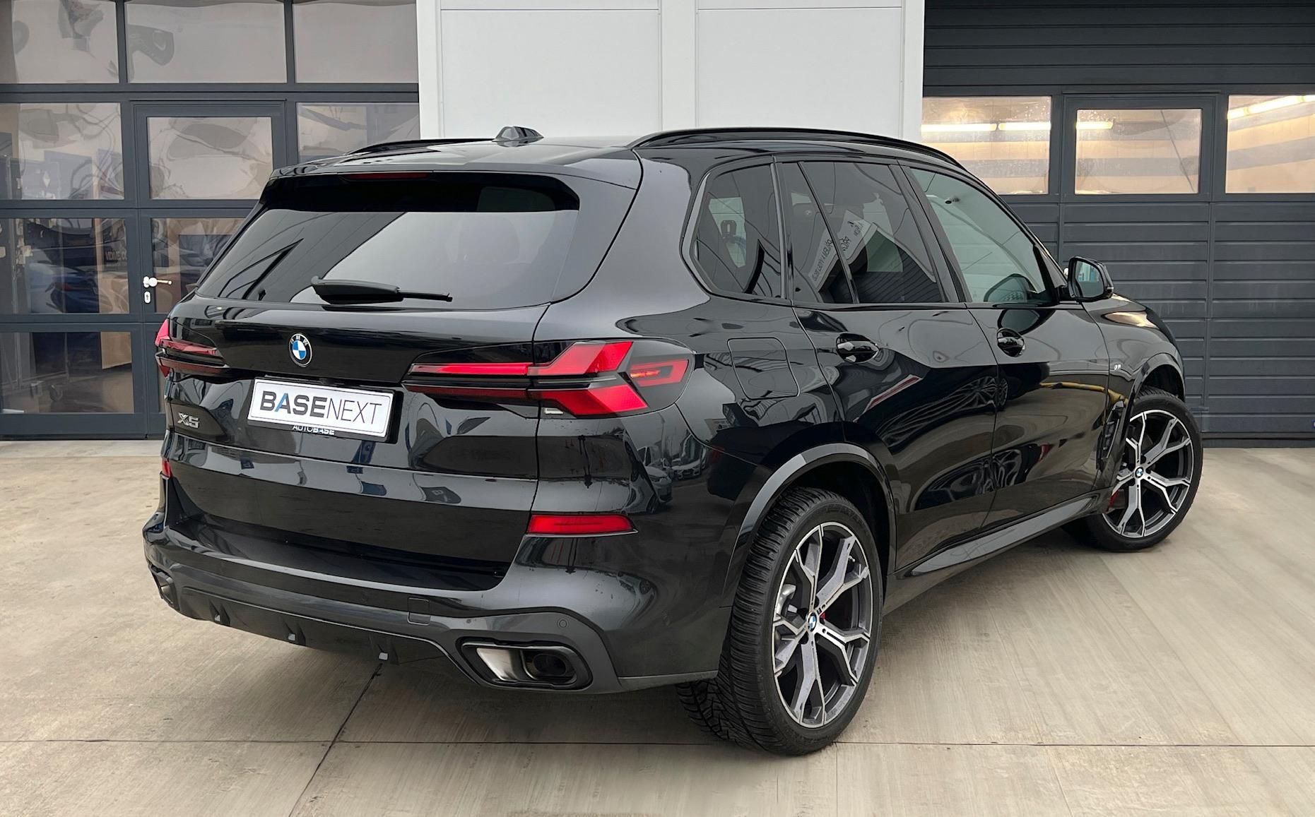 BMW X5, xDrive 30d M-Sport - fotka 4