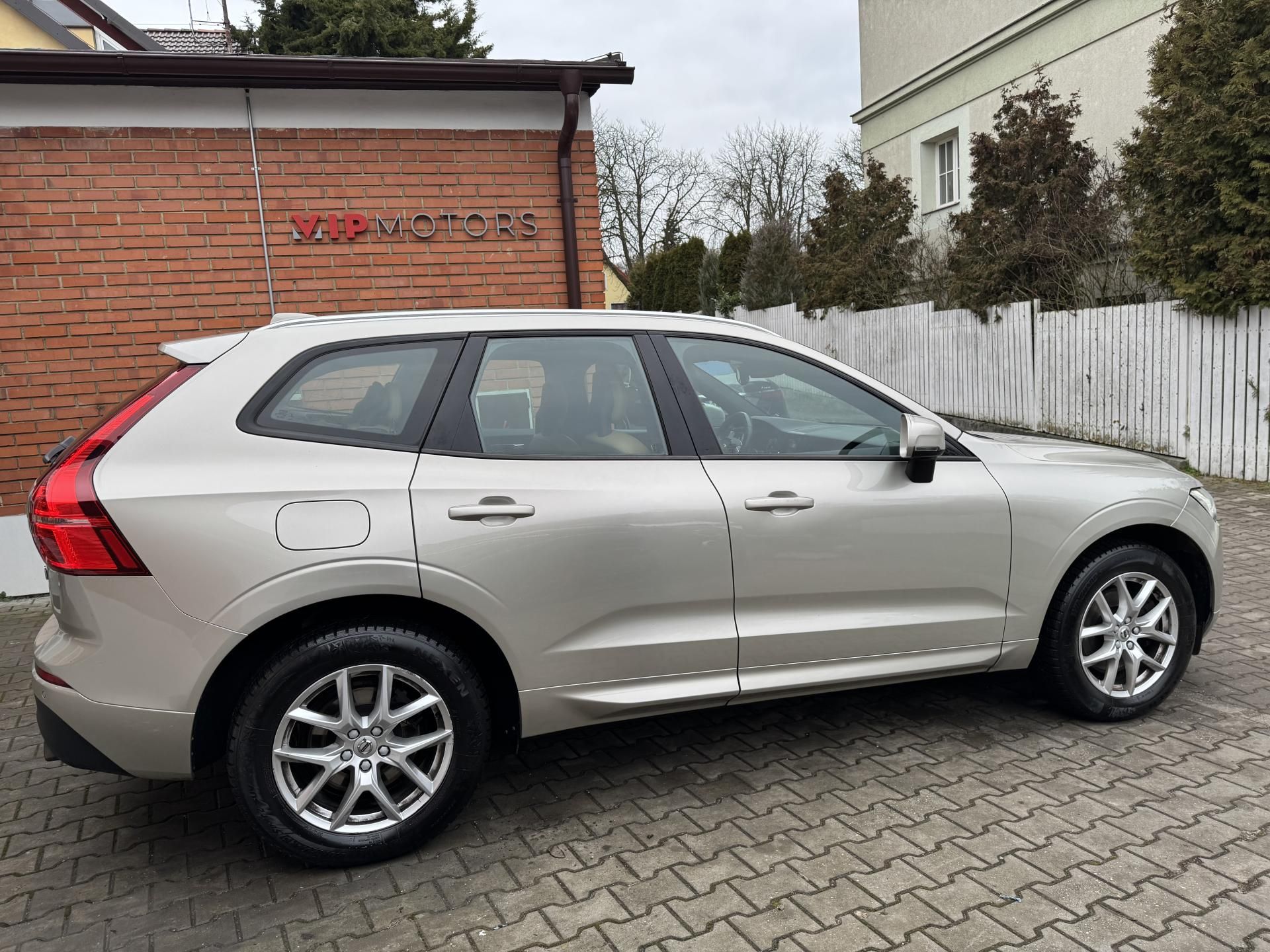 Volvo XC60, XC60-D5-173KW-AWD-ČR - fotka 6