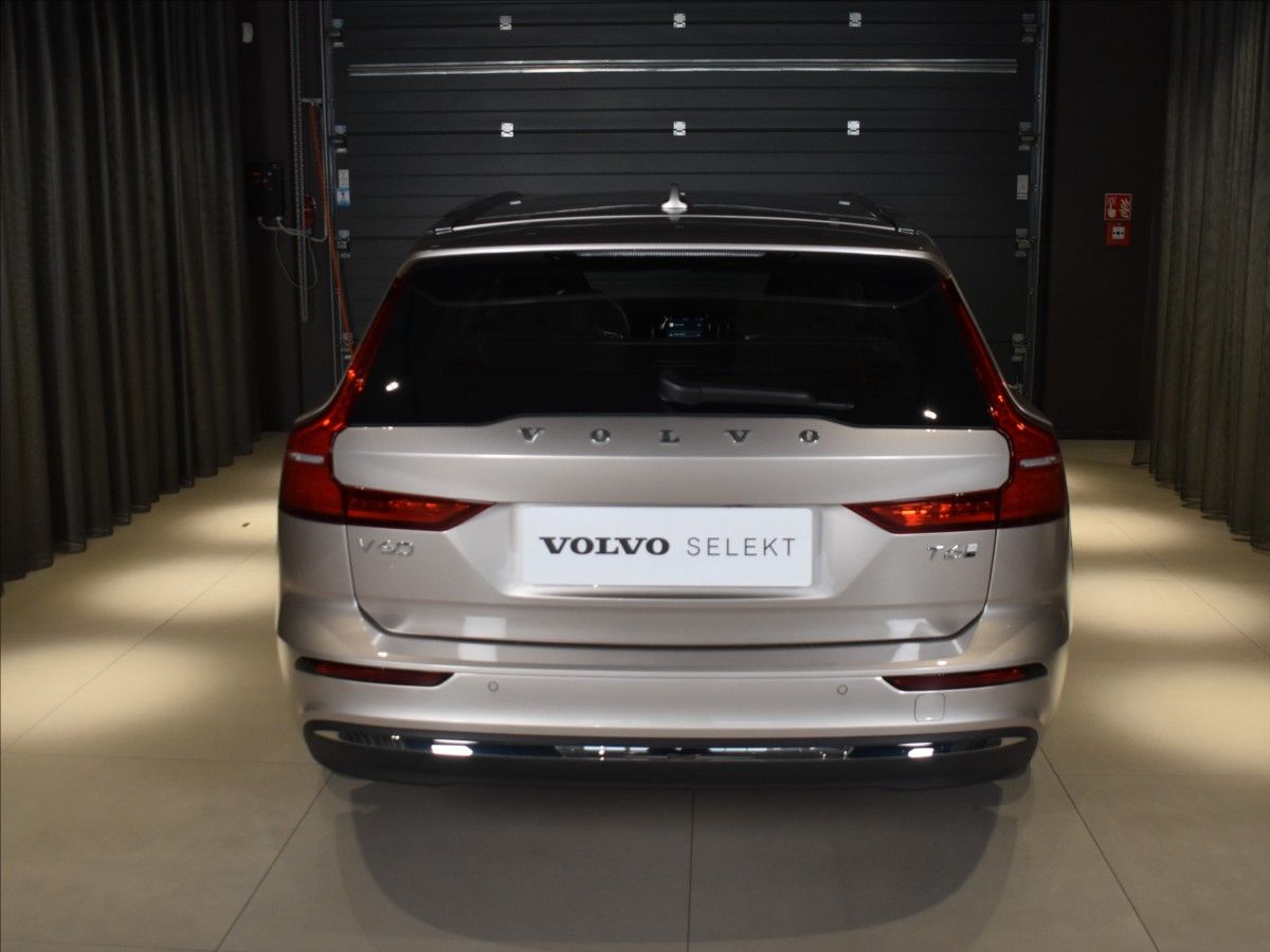 Volvo V60, 2,0 T6 AWD Core - fotka 5