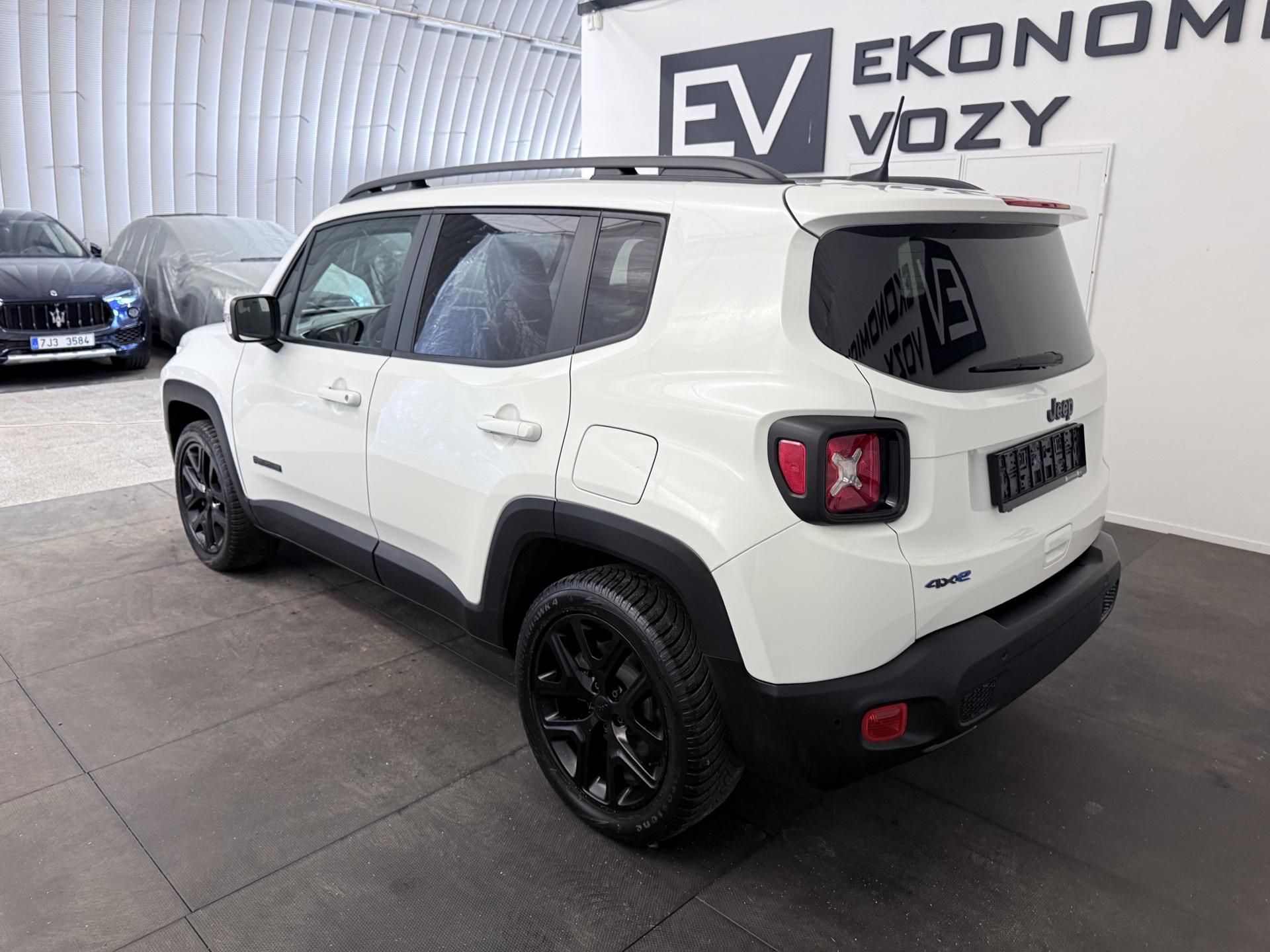 Jeep Renegade, 1.3 T4 REZERVOVÁNO - fotka 5