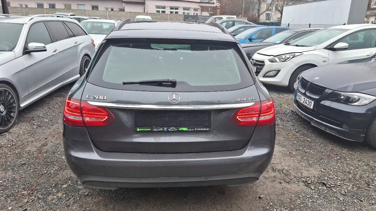 Mercedes-Benz Třídy C, 2015 na splátky všem - fotka 2