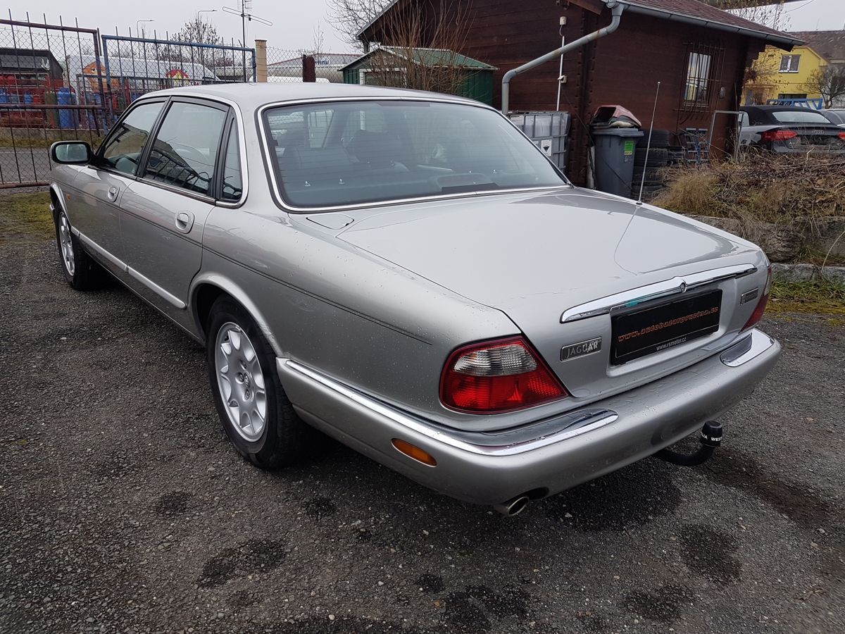 Jaguar XJ, 3.2i V8 EXECUTIVE - fotka 4