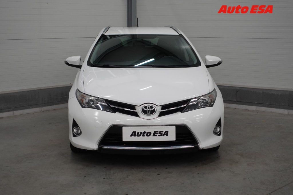 Toyota Auris, 1.4D,1.maj,ČR,autoAC - fotka 2