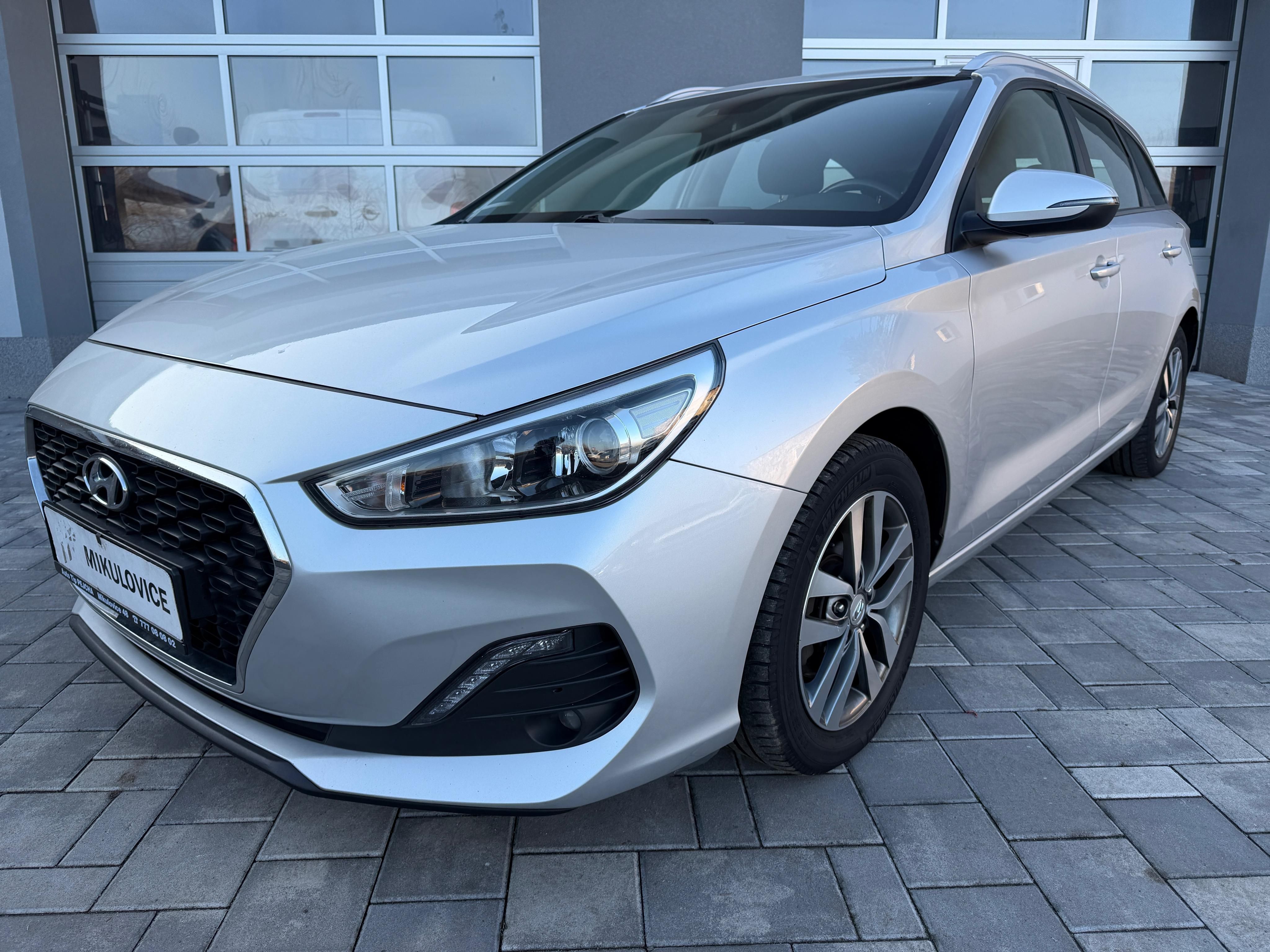 Hyundai i30, 1.0 T-Gdi 120 Komfort ČR - fotka 2
