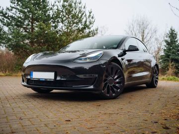 Performance 82kWh, SoH 87%