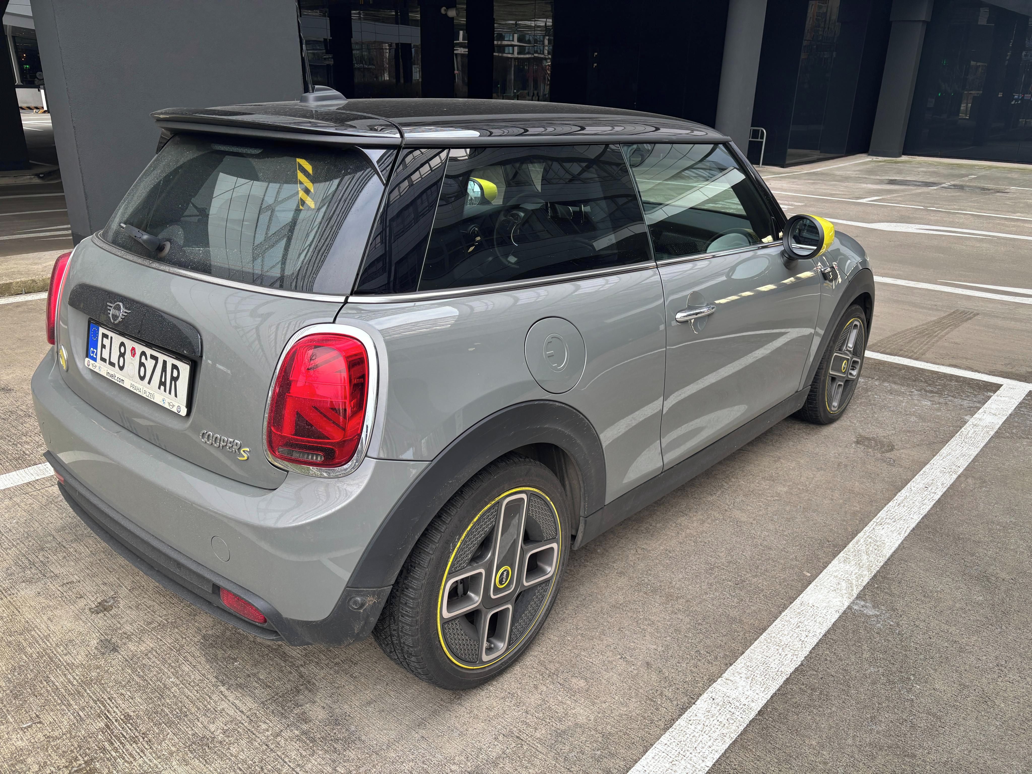 Mini Cooper, MINI Cooper SE Hatch - fotka 4