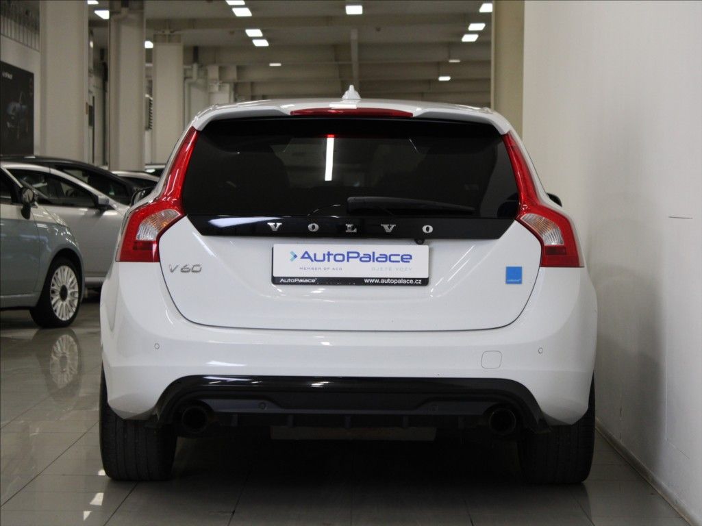 Volvo V60, 2,0 Polestar 270kW 49tkm! ČR - fotka 4