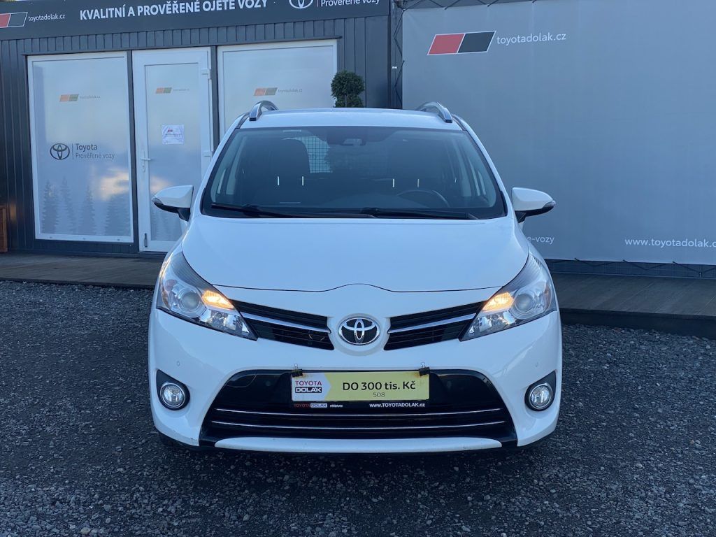Toyota Verso, 1.8i, ČR, Active Trend, tažné - fotka 2