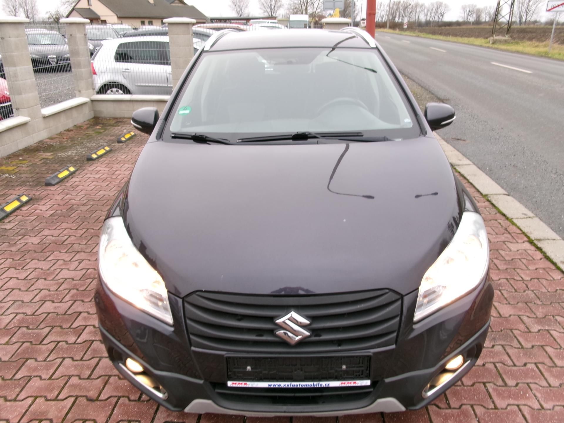 Suzuki SX4 S-Cross, 1,6i AC TEMP VÝHŘEV TAŽNÉ - fotka 4