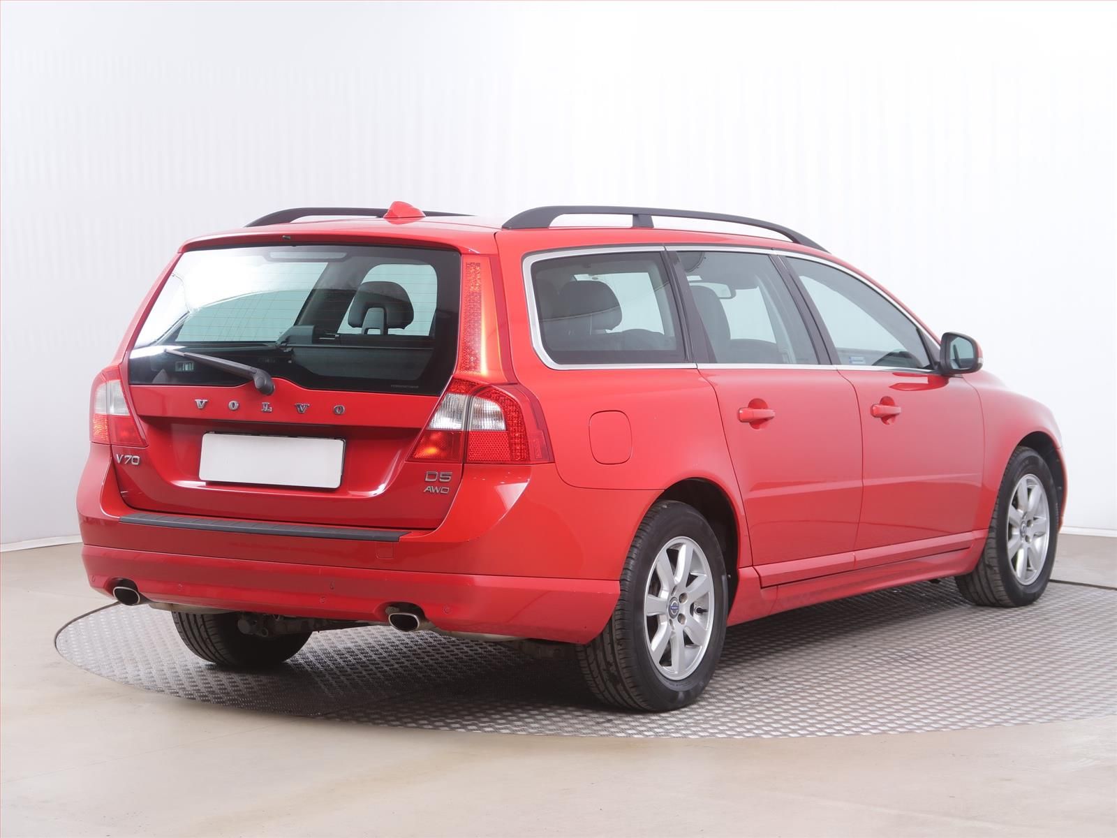 Volvo V70, D5 AWD, NOVÁ CENA, 4X4 - fotka 5