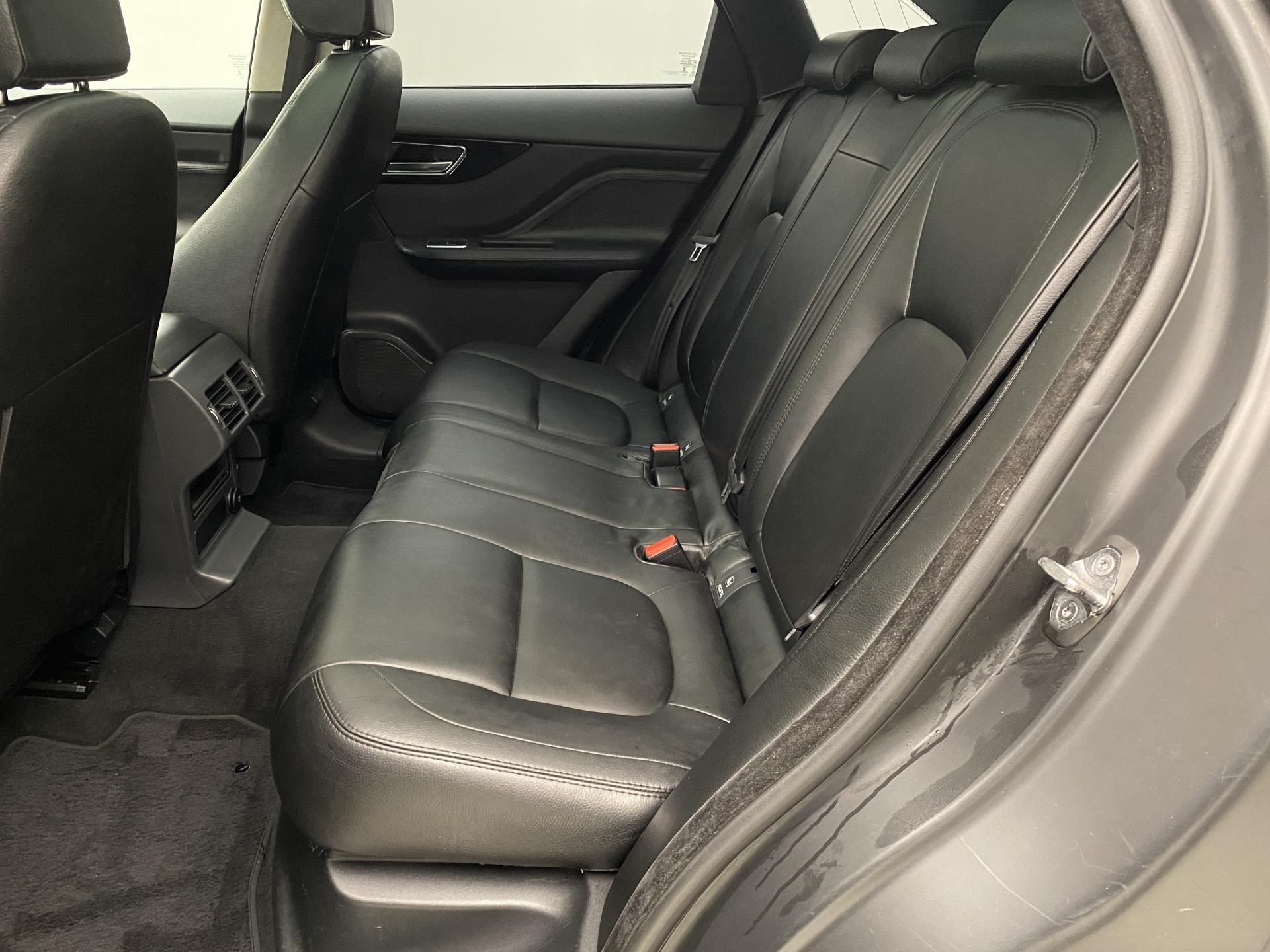 Jaguar F-Pace, 25t AWD AUT - fotka 5