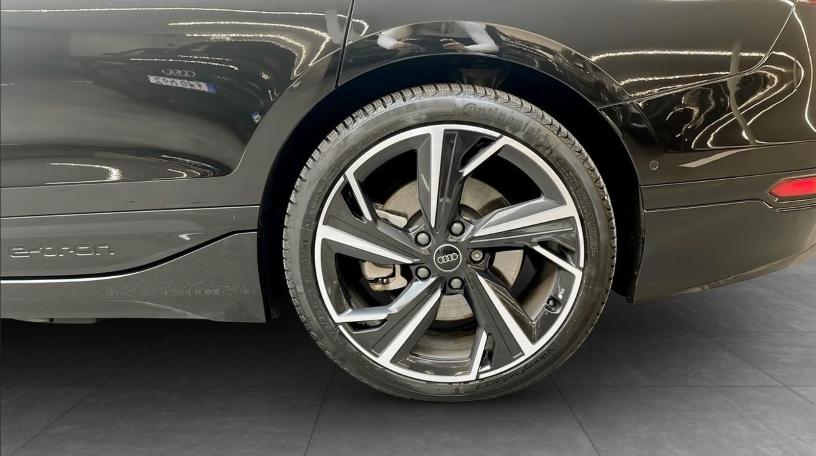 Audi A6 Avant, e-tron AWD S-line 100kWh Tažné - fotka 6
