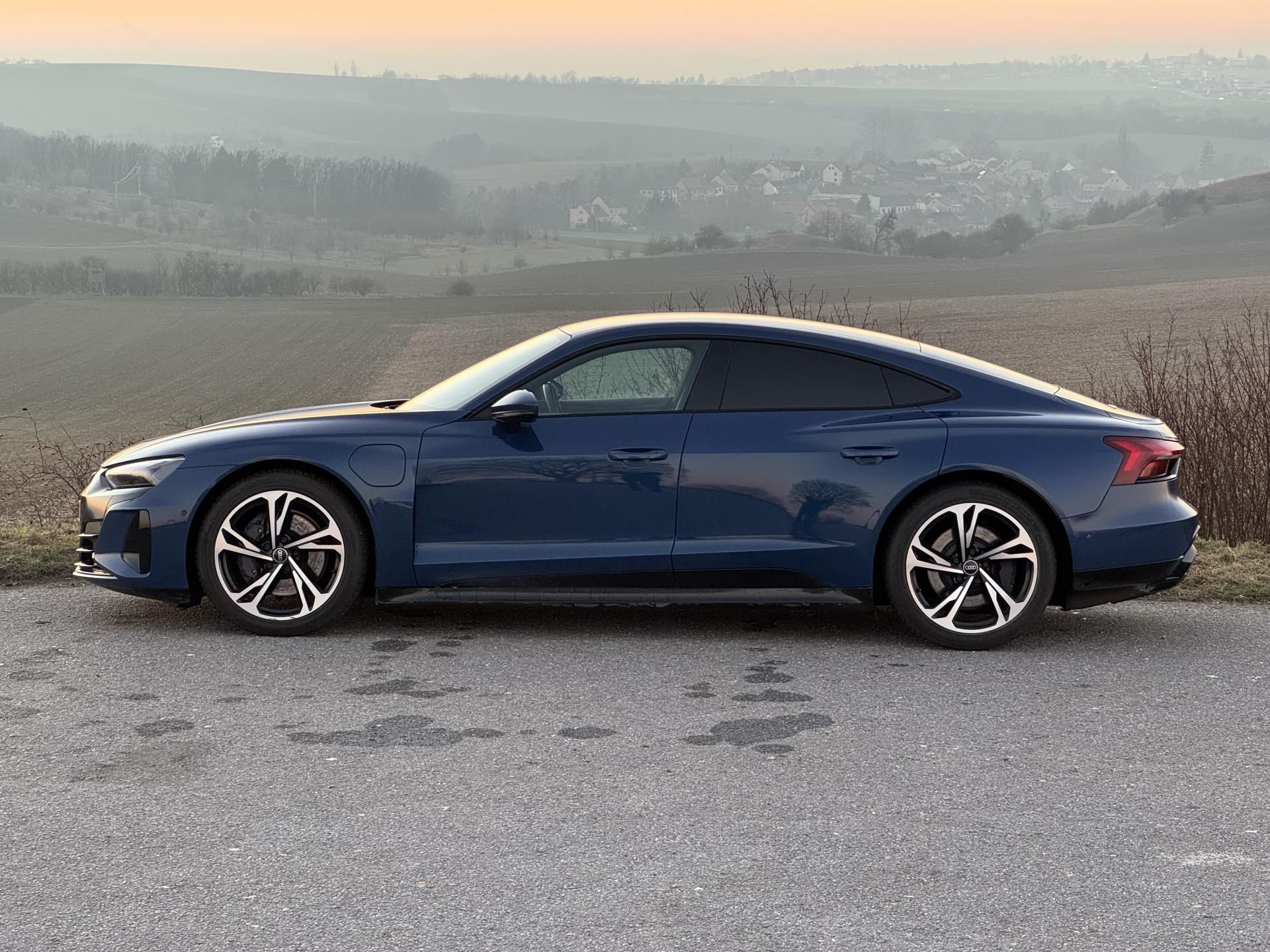 Audi e-tron GT, Quattro HUD 360 Vzduch SoH 91% - fotka 2