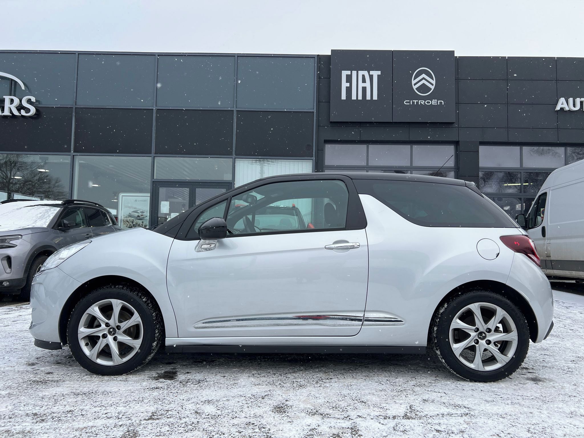 Citroën DS3, 1.2 110k NAVI ZÁRUKA SERVIS - fotka 4