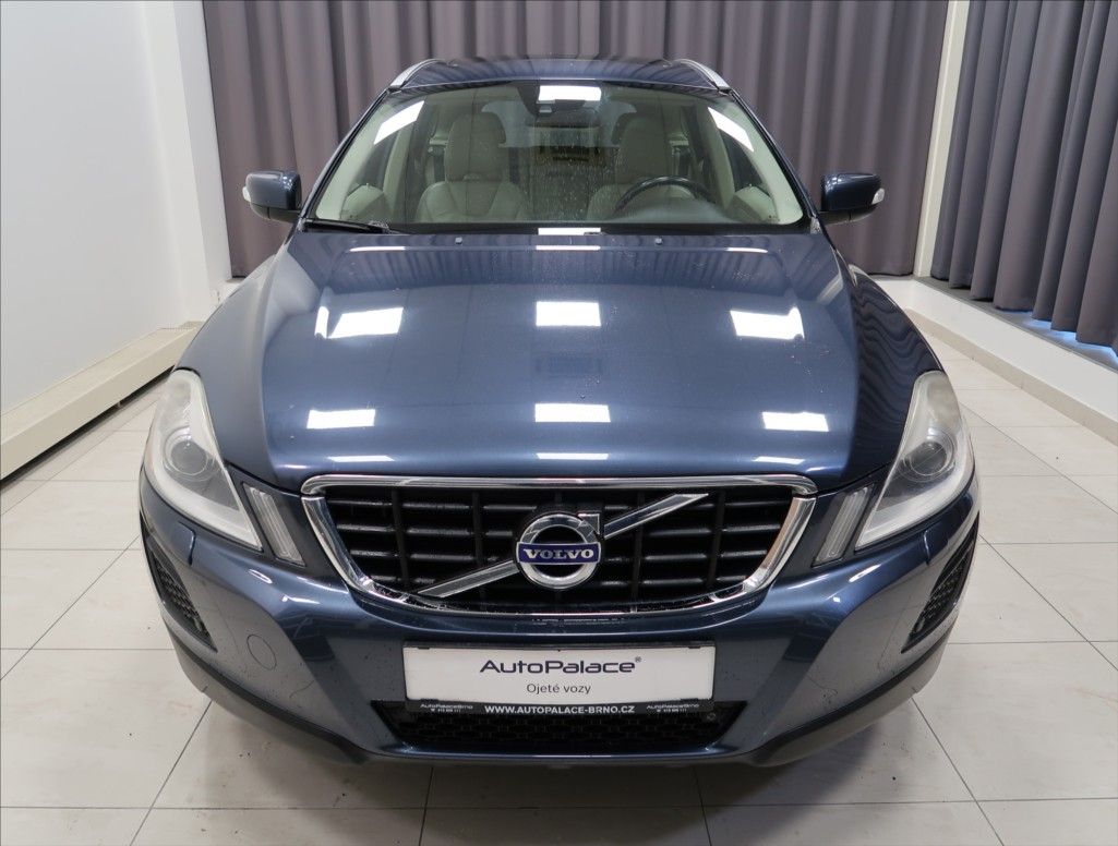 Volvo XC60, 2,4 D5 AWD AUT - fotka 2