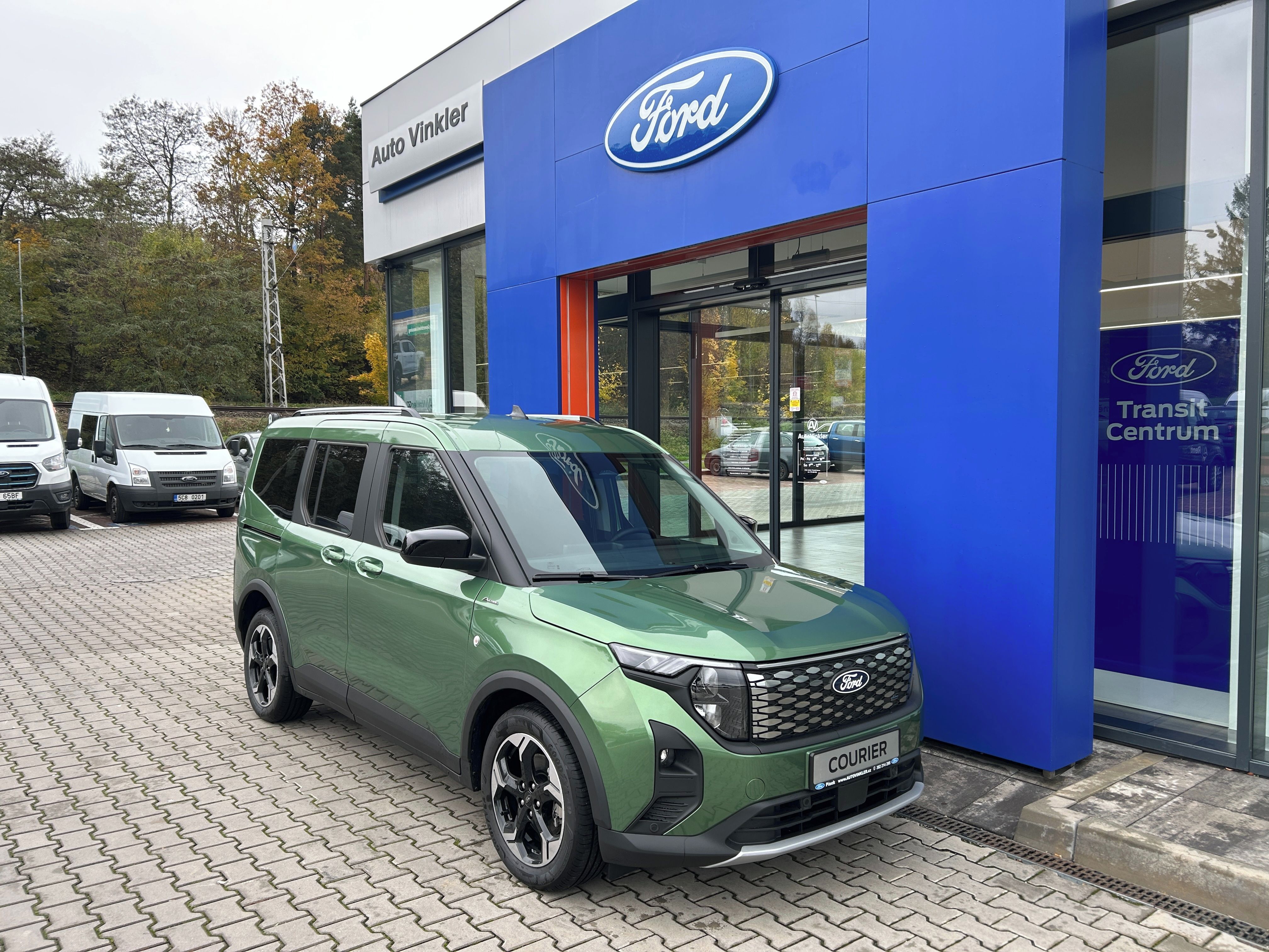 Ford Tourneo Courier, 43 kWh Elektromotor Trend L1