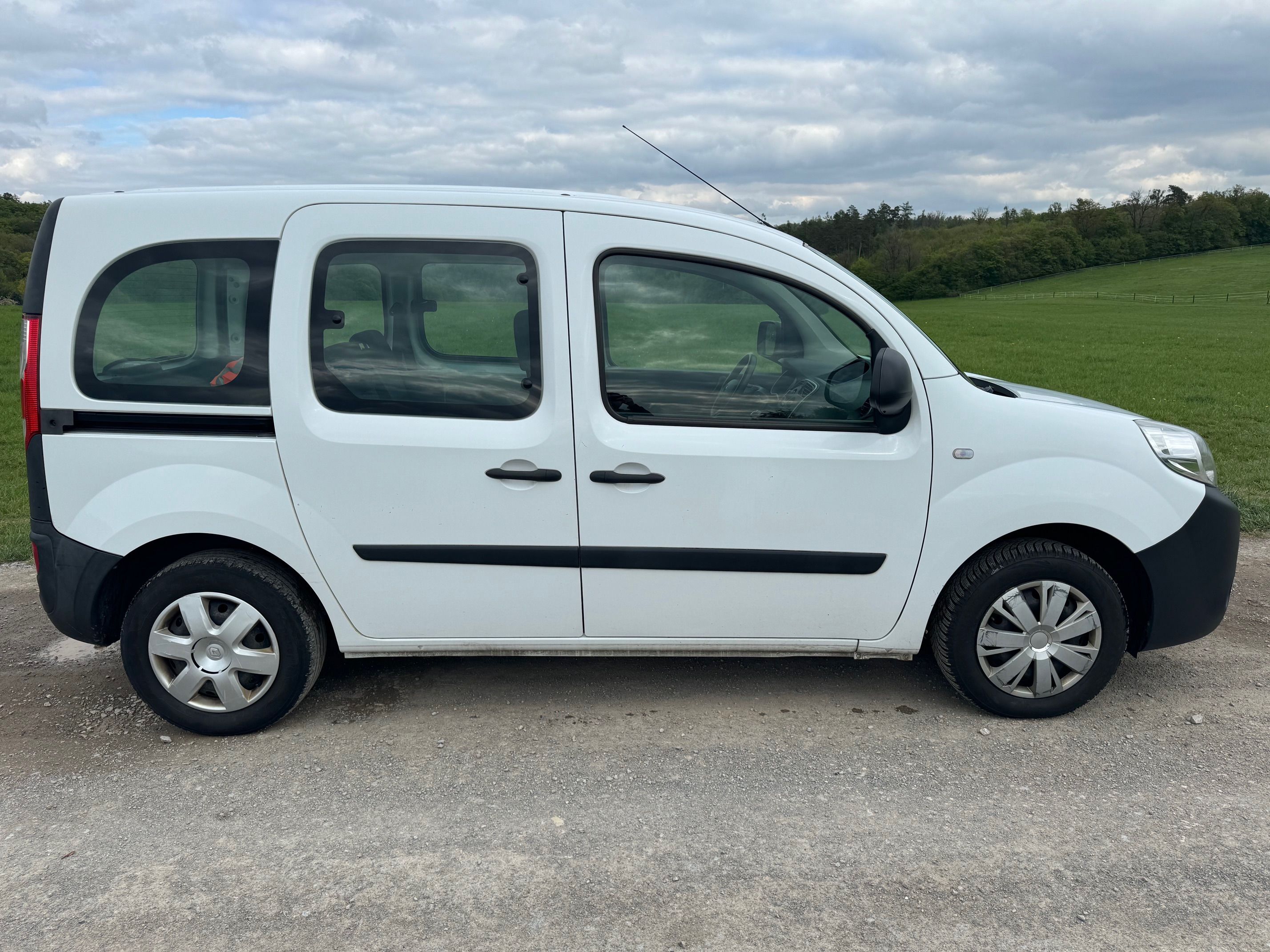Renault Kangoo, 1.2TCe 84kW LIFE 5 MÍST ČR - fotka 5