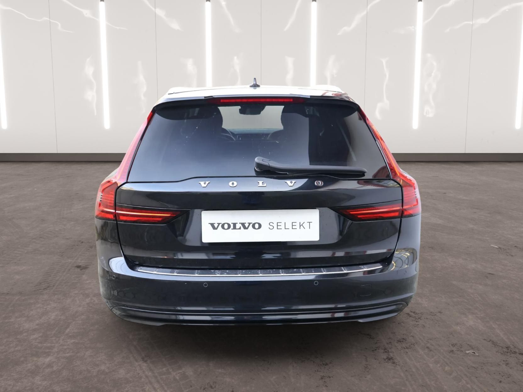 Volvo V90, Momentum,  B4 mildhybrid - fotka 3