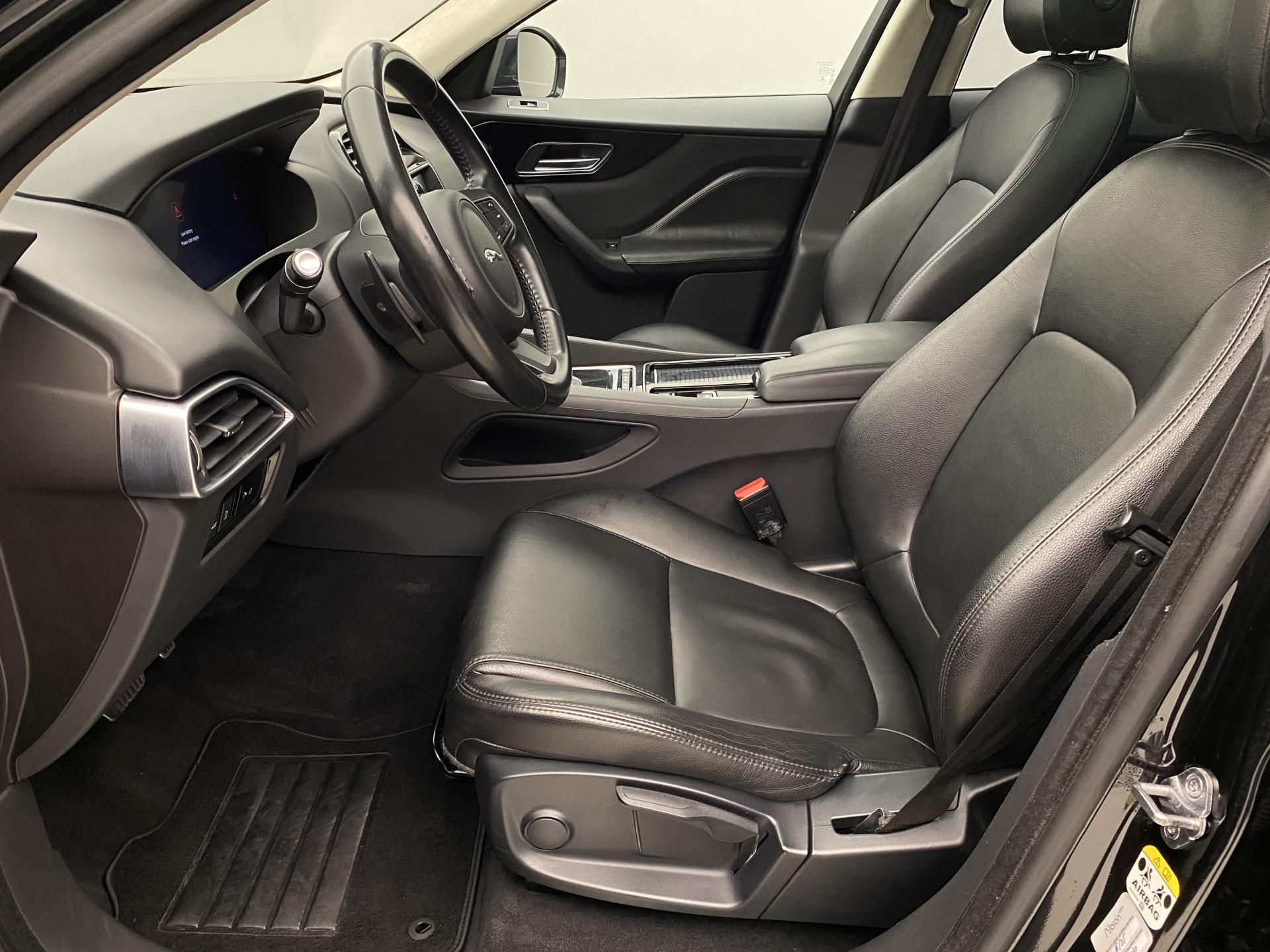 Jaguar F-Pace, 25t AWD AUT - fotka 3