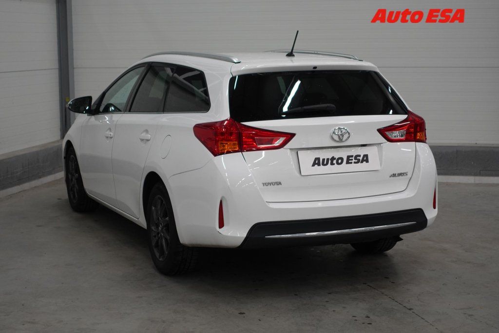 Toyota Auris, 1.4D,1.maj,ČR,autoAC - fotka 6