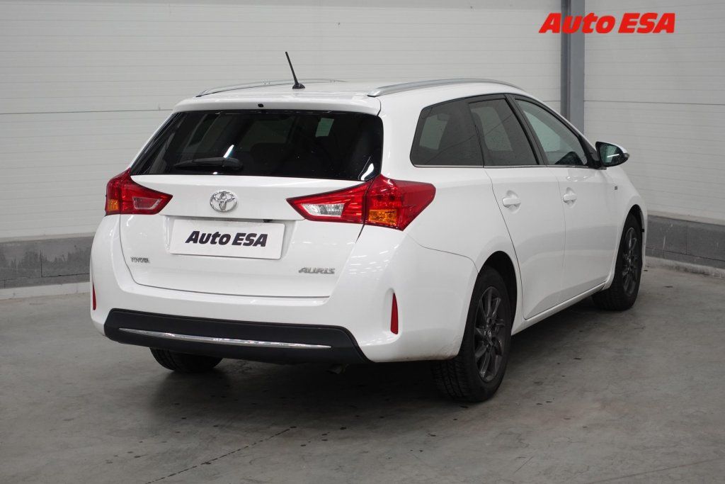 Toyota Auris, 1.4D,1.maj,ČR,autoAC - fotka 4