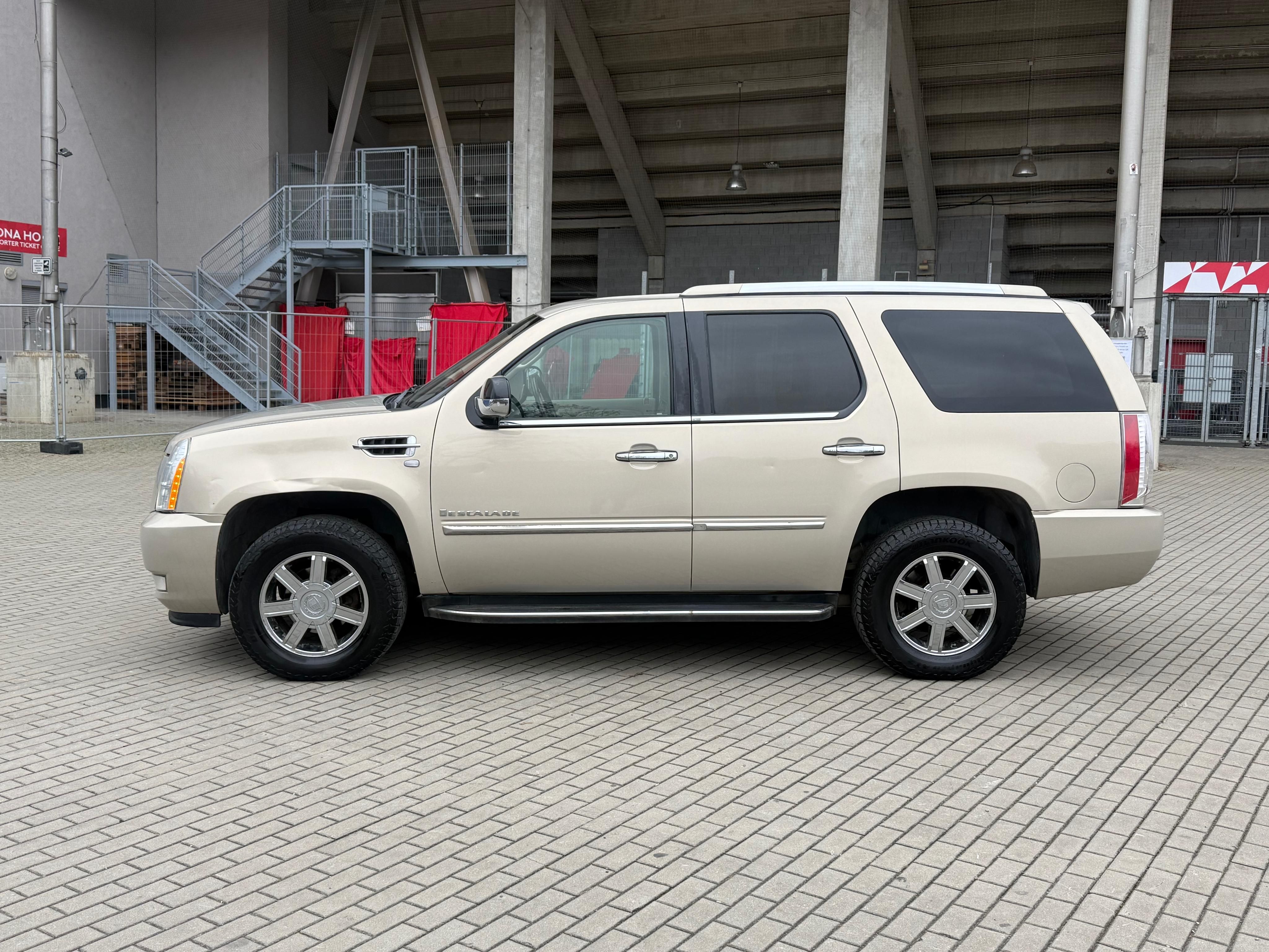 Cadillac Escalade, V8 6.2i+LPG 301kw Původ ČR DPH - fotka 2