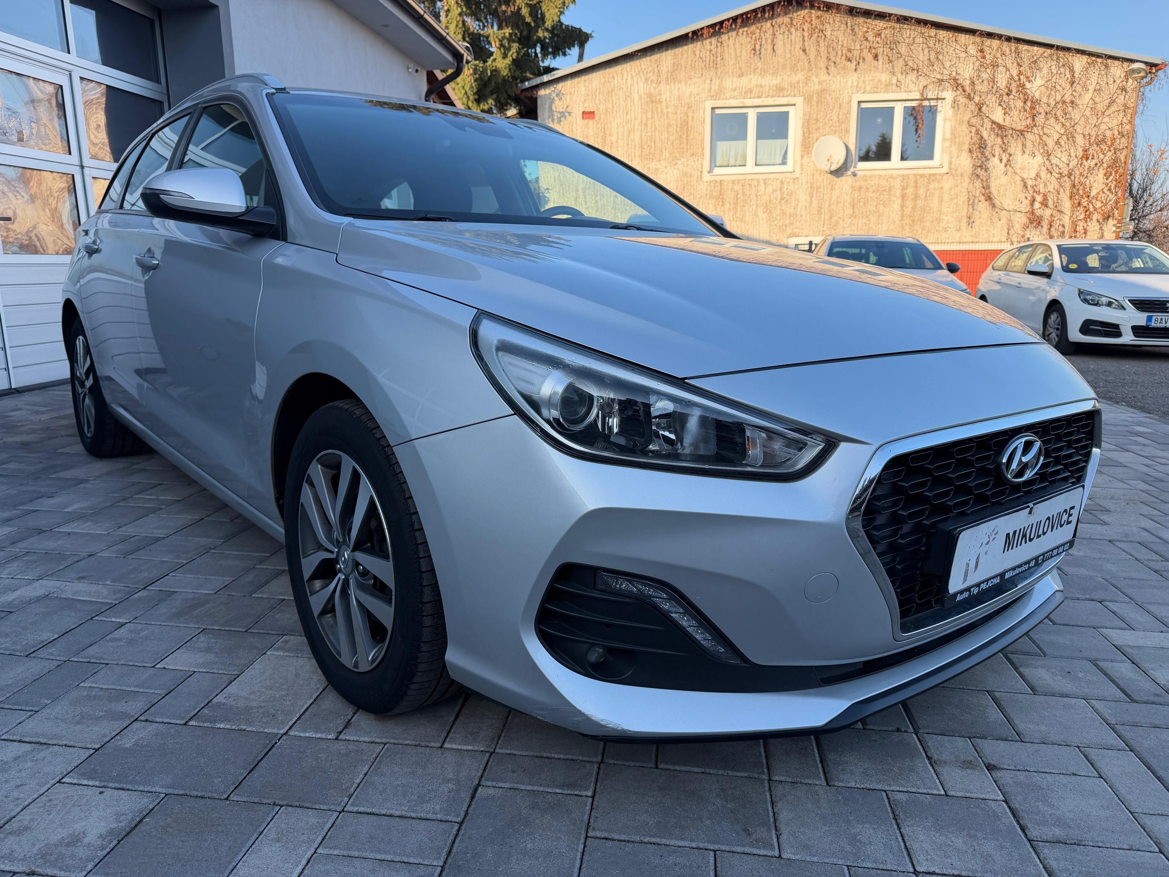 Hyundai i30, 1.0 T-Gdi 120 Komfort ČR - fotka 4