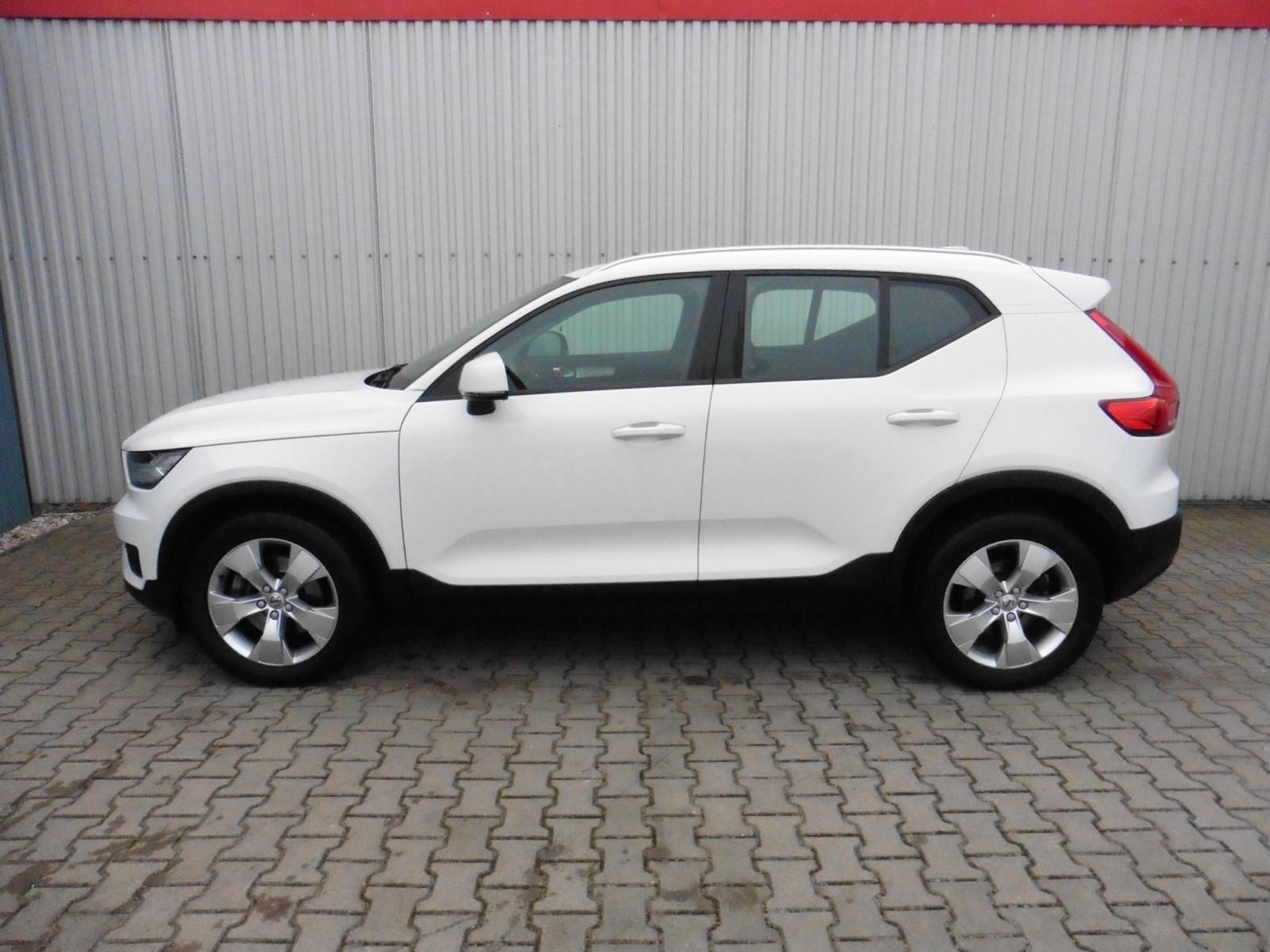 Volvo XC40, D3 Momentum PRO AWD A/T - fotka 5